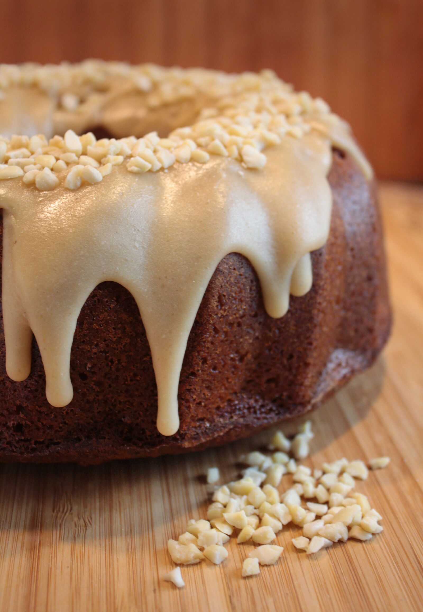 Canon EOS 450D (EOS Rebel XSi / EOS Kiss X2) sample photo. Cake, sponge cake, caramel photography