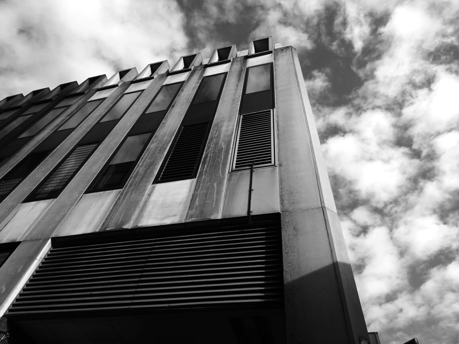 Sony DSC-HX60 sample photo. Architecture, black, and, white photography