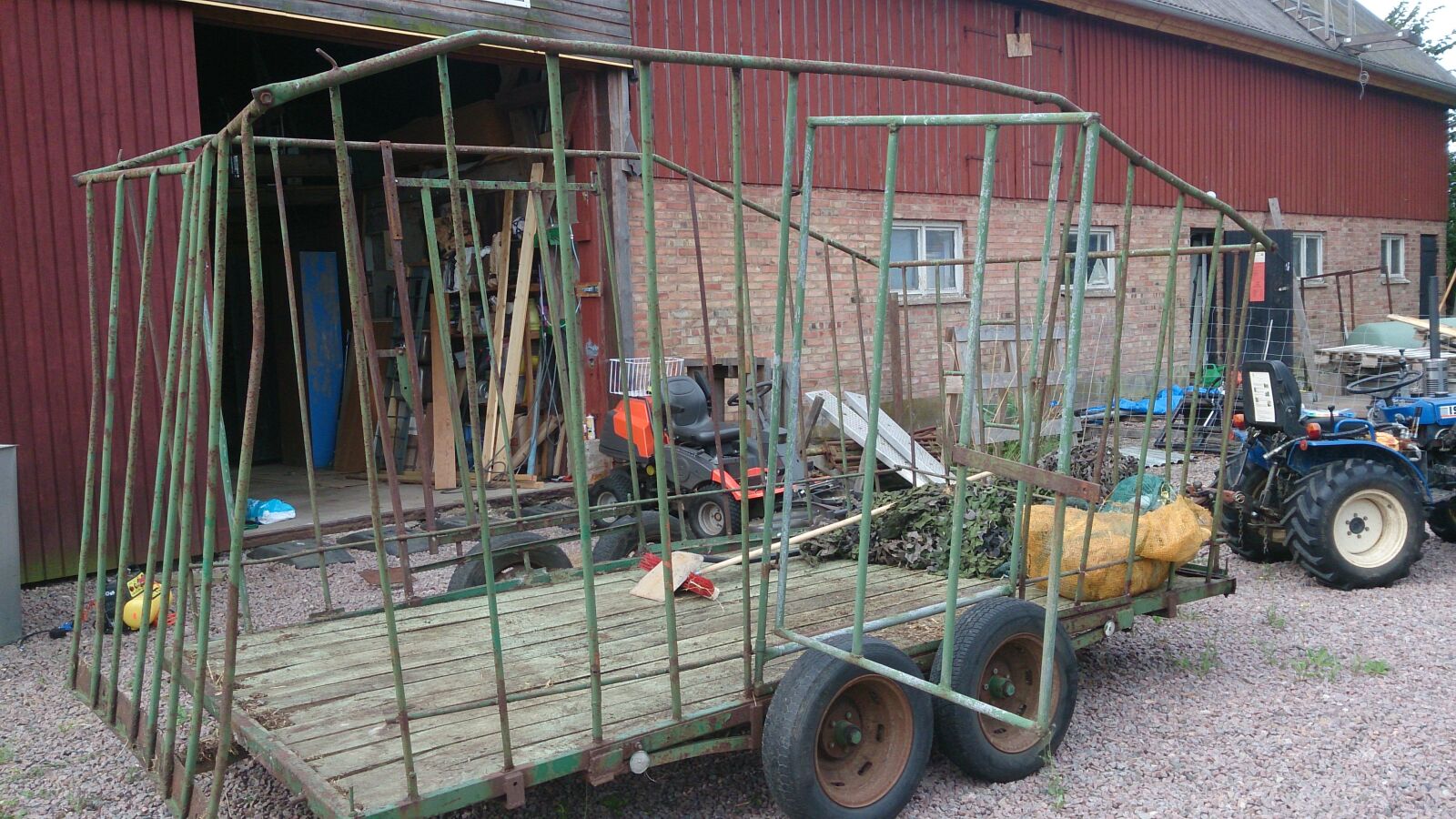 Sony Xperia ZR sample photo. Wagon, garden, paintball photography