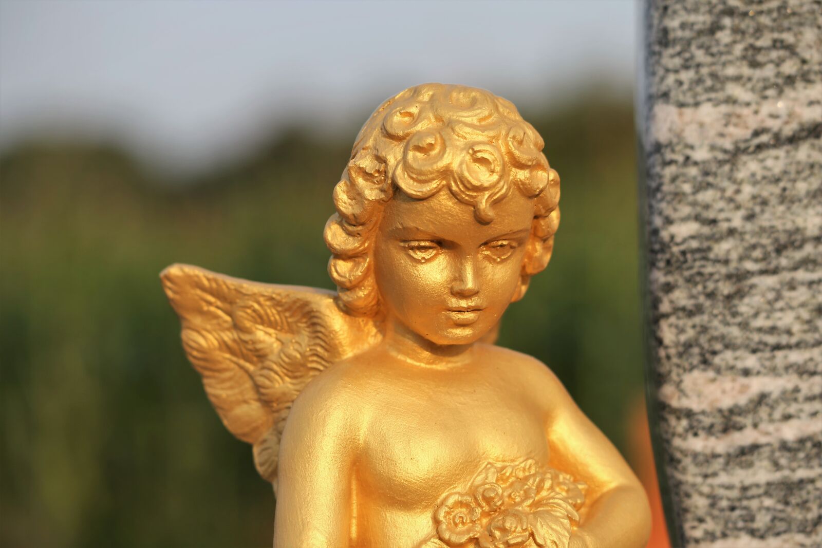 Canon EF 70-300 F4-5.6 IS II USM sample photo. Golden angel, wings, figure photography