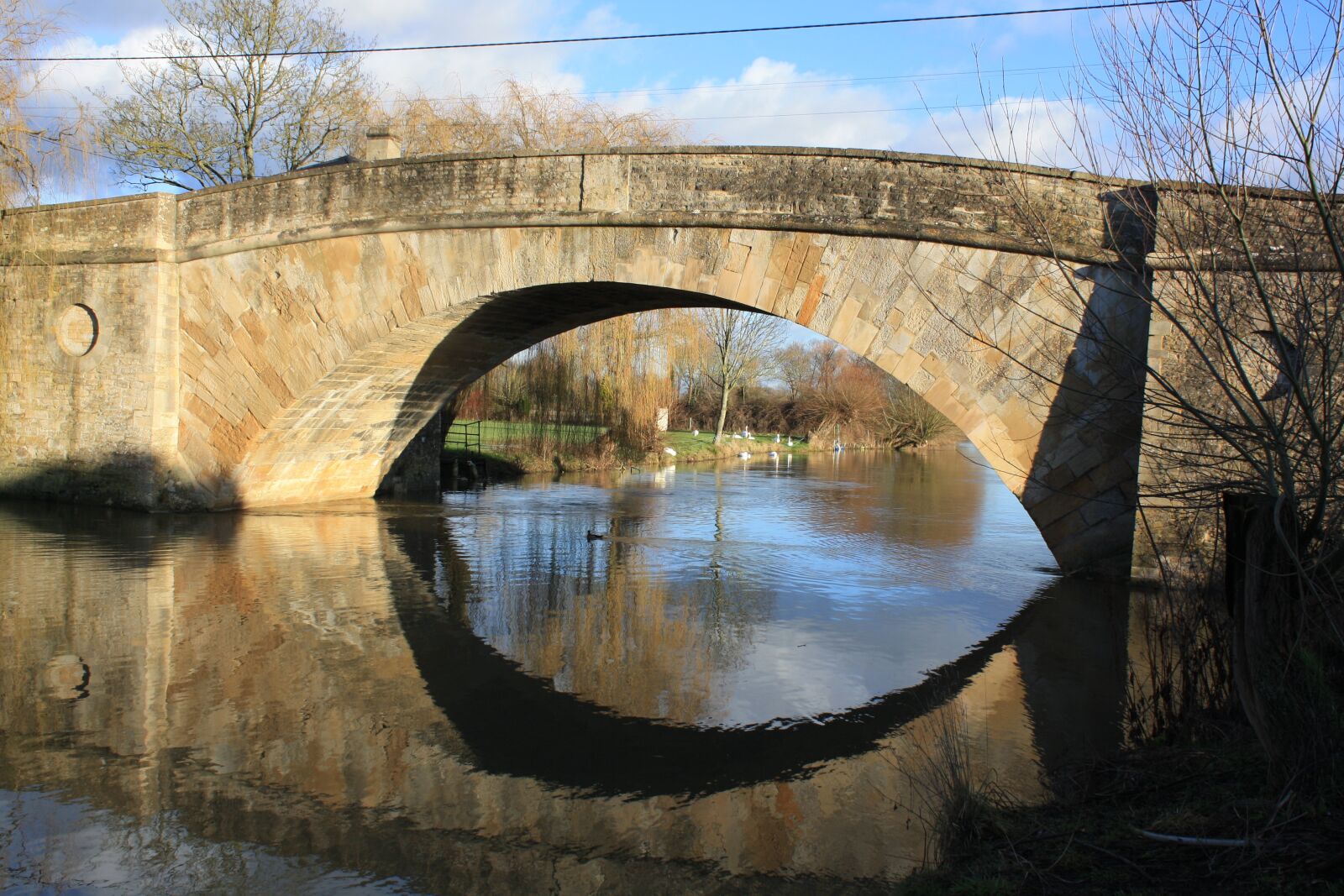 Canon EOS 1000D (EOS Digital Rebel XS / EOS Kiss F) sample photo. Bridge, reflection, river photography