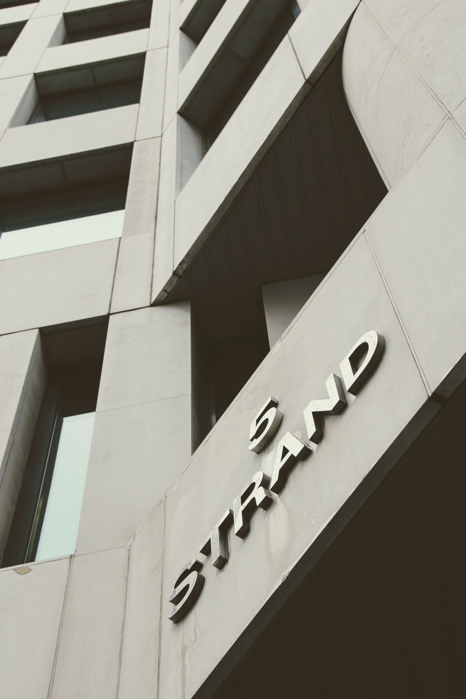 Canon EOS 60D sample photo. London, building, beach photography