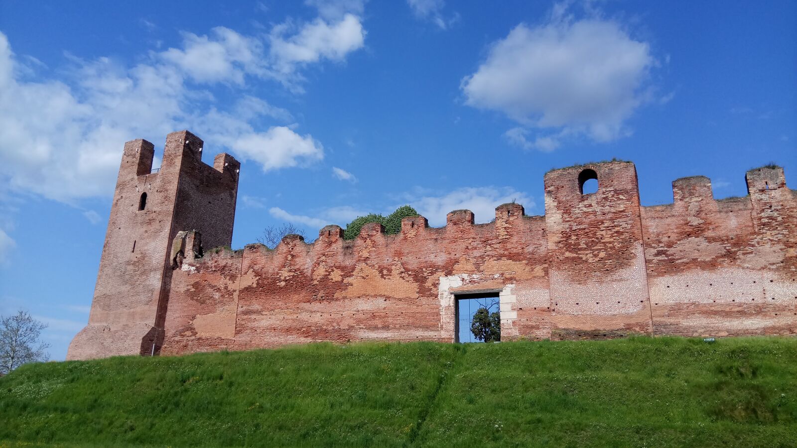 Xiaomi Redmi Pro sample photo. Walls, castle, caselfranco veneto photography