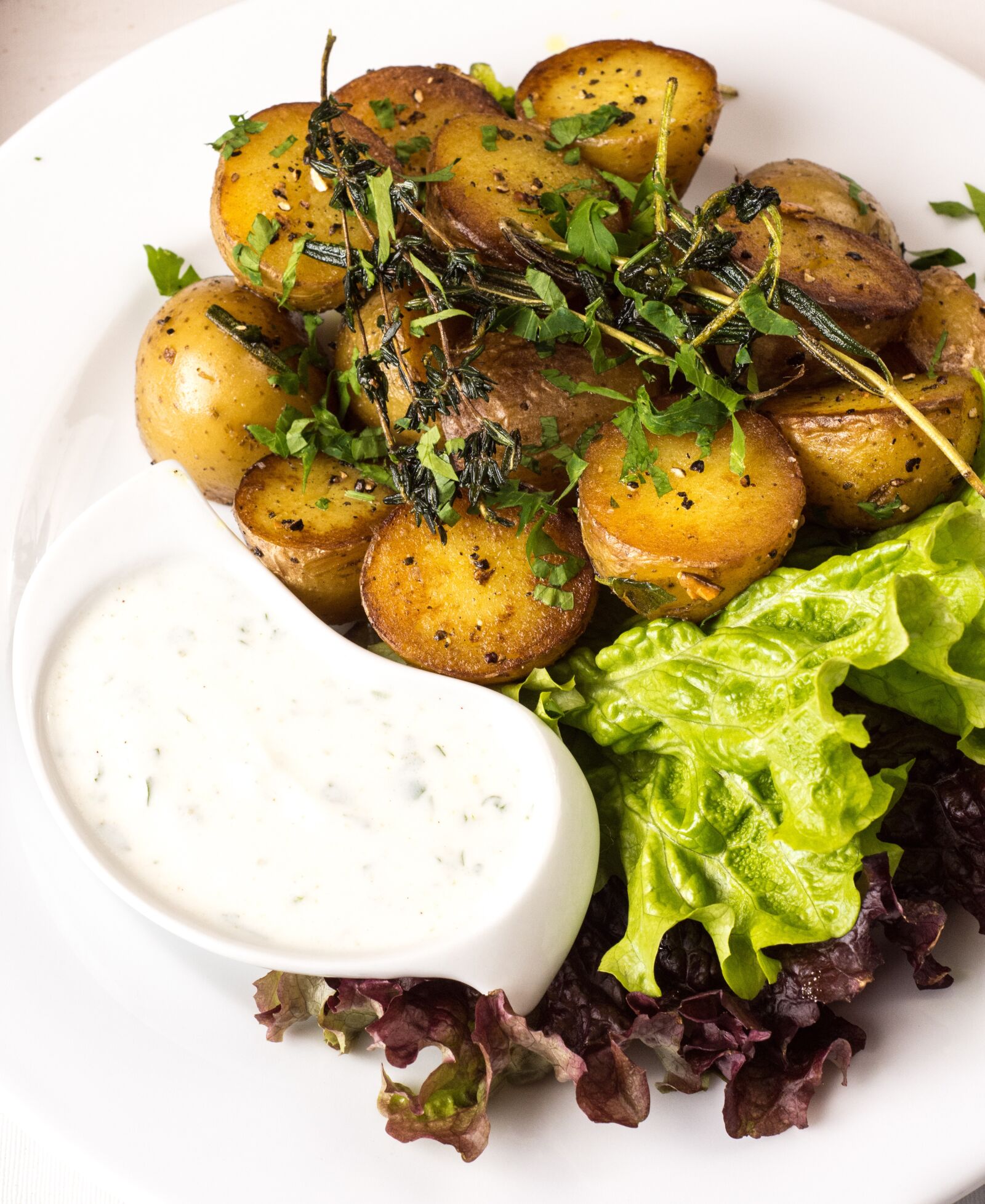 Nikon D7200 sample photo. Baked potatoes, gourmet, garlick photography