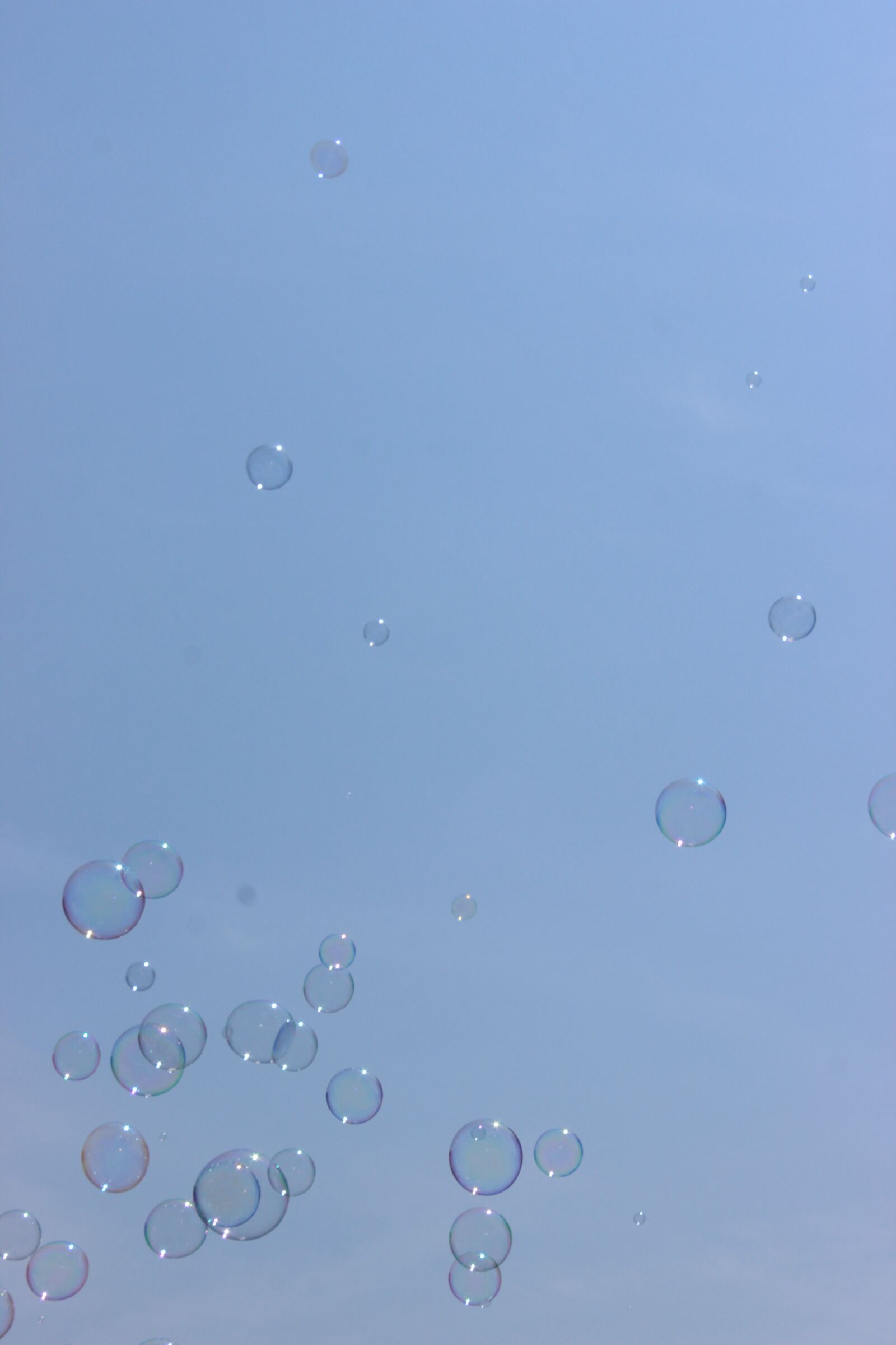 Canon EOS 600D (Rebel EOS T3i / EOS Kiss X5) sample photo. Bubbles, the sky, blue photography