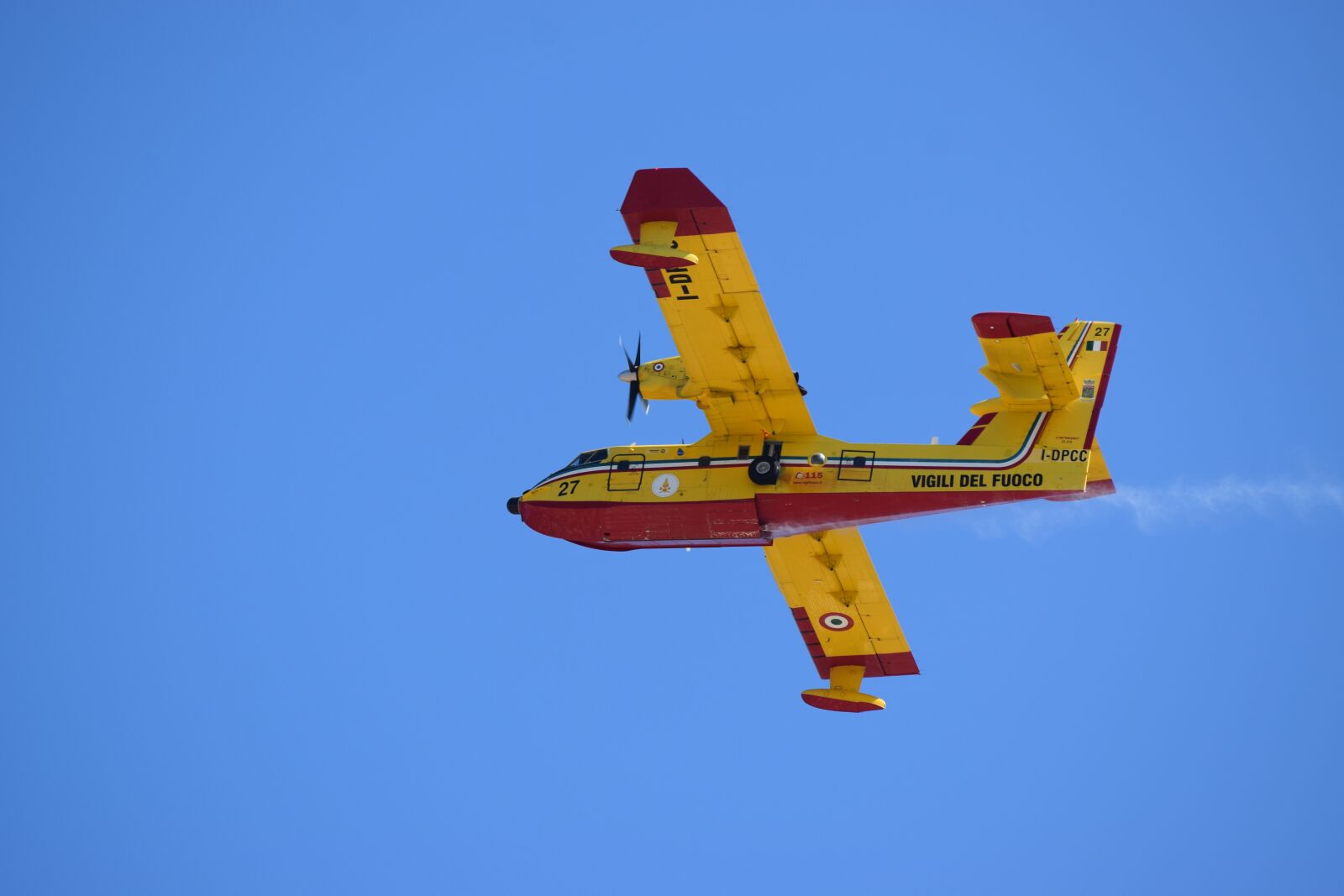 Nikon D3300 sample photo. Canadair, plane, fire escape photography