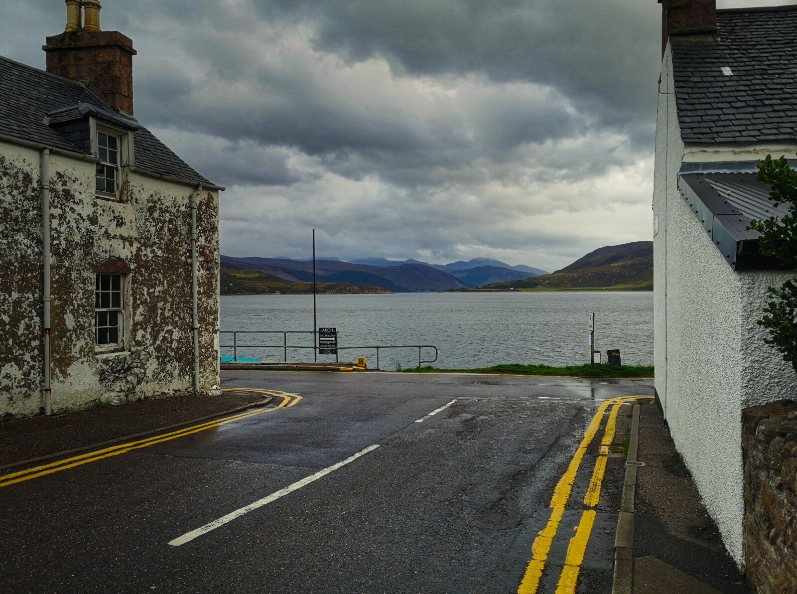 HUAWEI P20 sample photo. Intersection, sea view, lonely photography