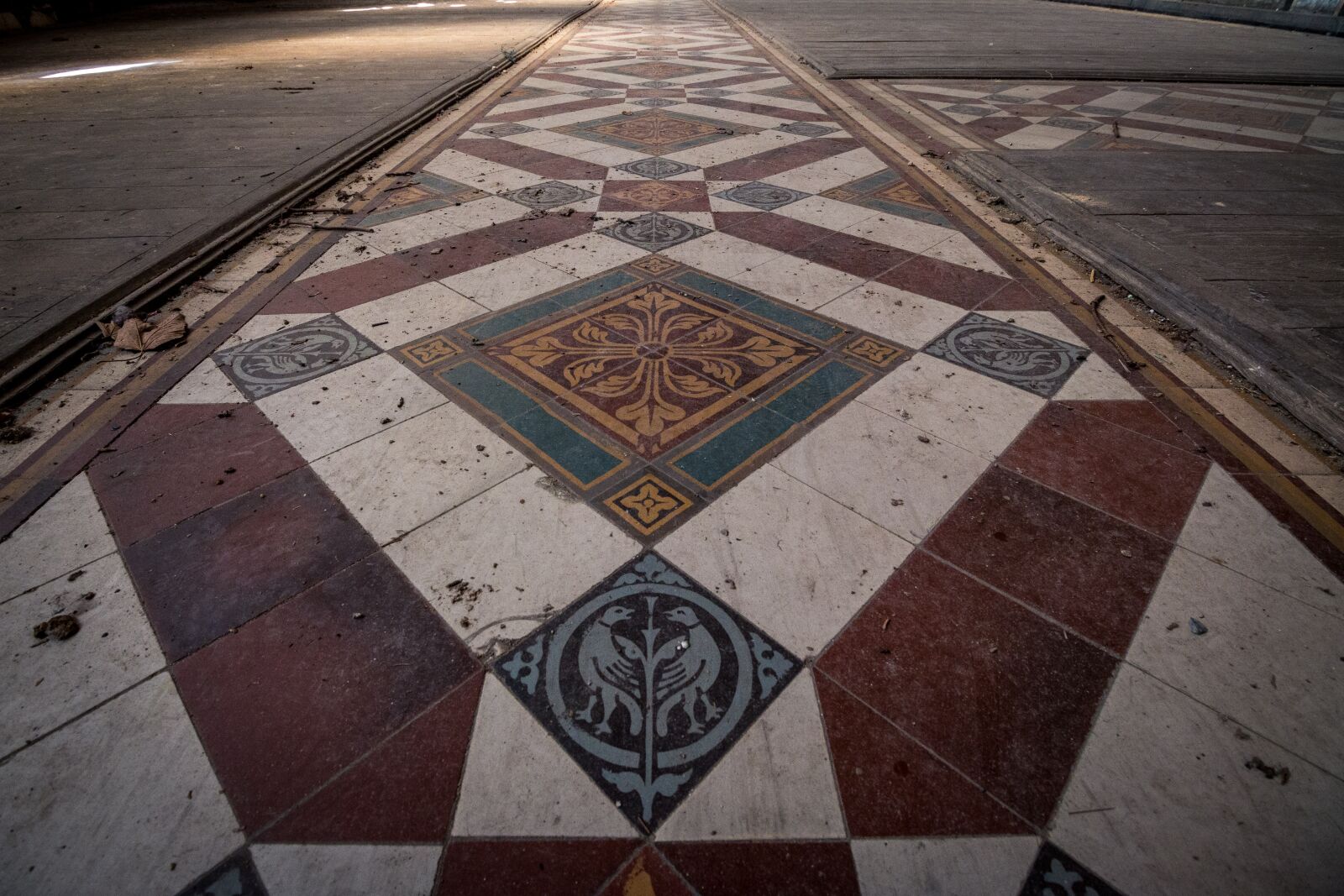 Canon EOS 70D sample photo. Historic tile flooring, pattern photography