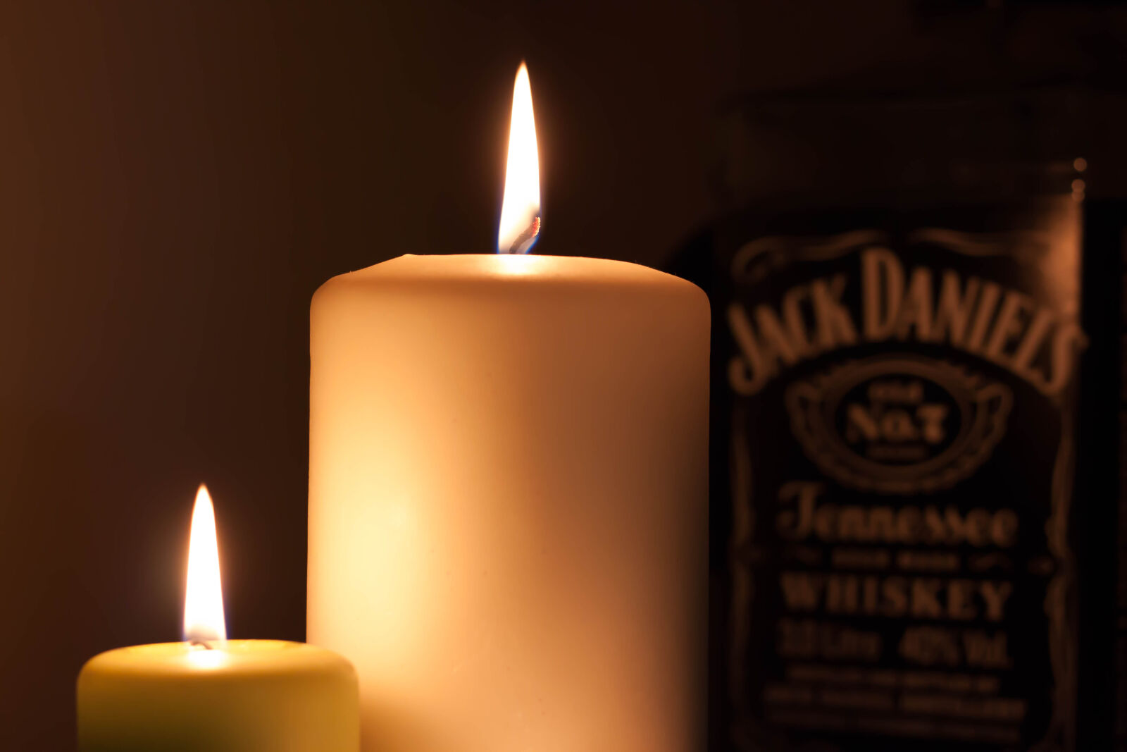 Canon EOS 500D (EOS Rebel T1i / EOS Kiss X3) sample photo. Burn, candle, fire, flame photography