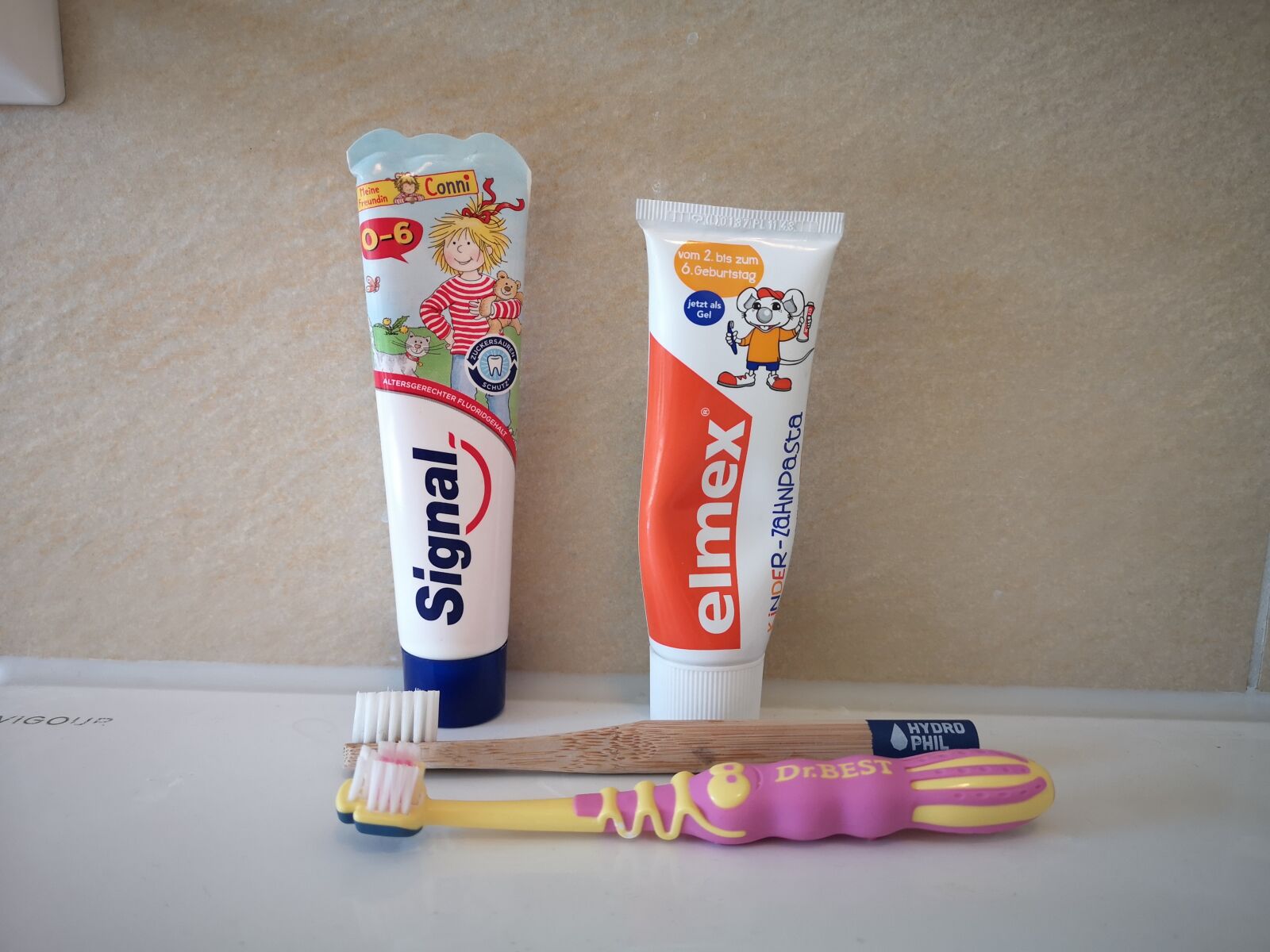 HUAWEI CLT-L29 sample photo. Toothpaste, toothbrush, children's toothpaste photography