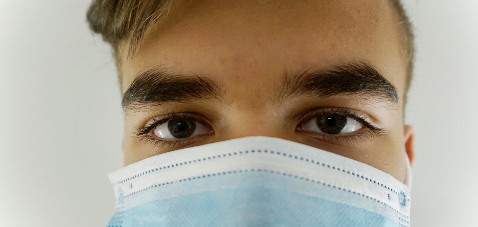 Sony E 16-50mm F3.5-5.6 PZ OSS sample photo. Mouth guard, corona, virus photography