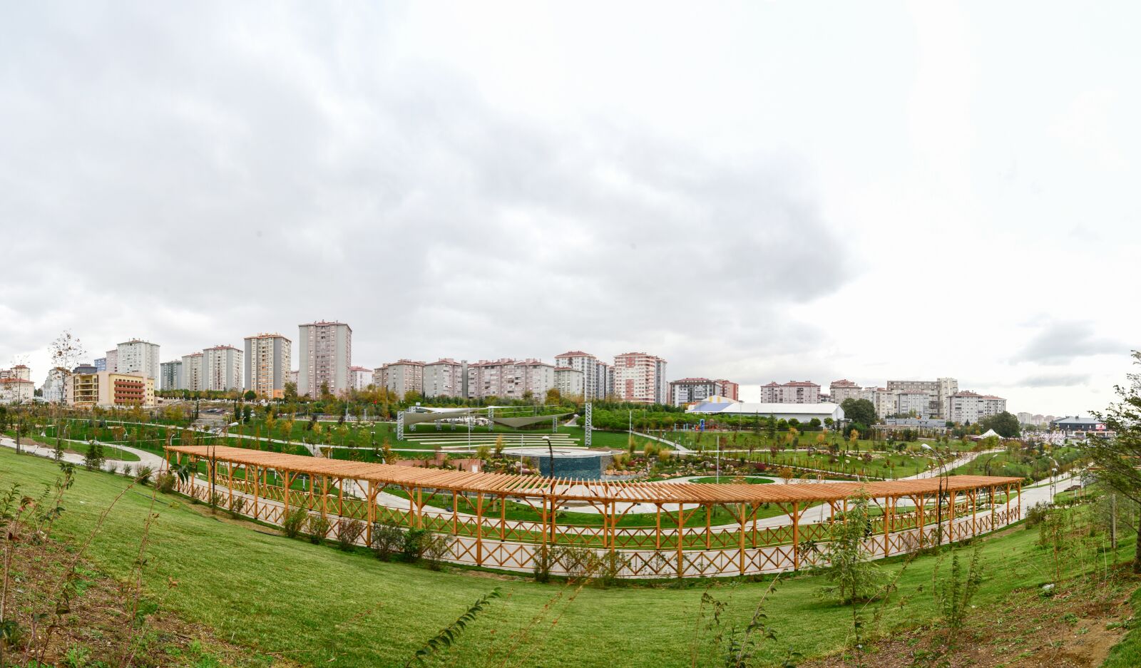 Nikon D4 sample photo. Beylikd z , the photography