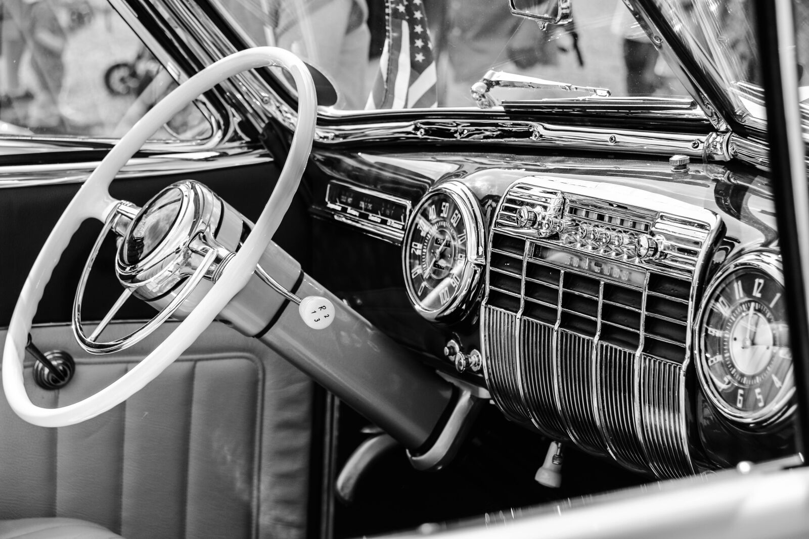 Canon EF-S 18-200mm F3.5-5.6 IS sample photo. Old, vintage, car photography
