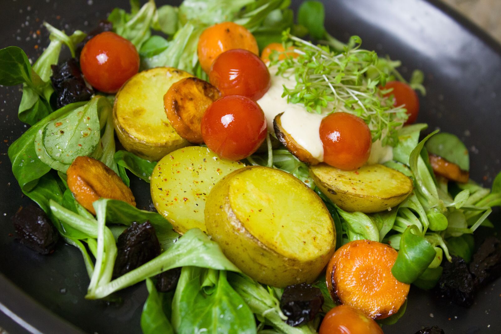 Canon EOS 600D (Rebel EOS T3i / EOS Kiss X5) sample photo. Potatoes, tomatoes, carrot photography