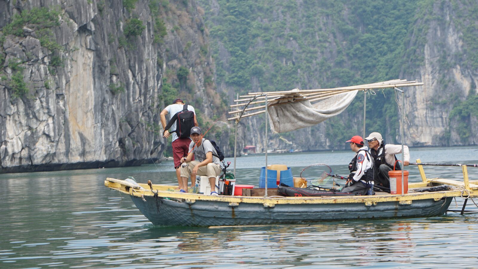 Sony E 55-210mm F4.5-6.3 OSS sample photo. Catba, fishing, travel photography