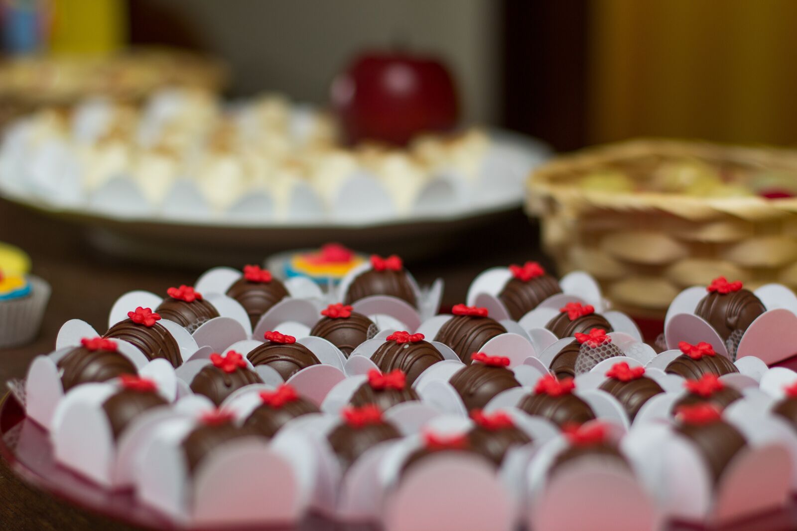 Canon EOS 60D + Canon EF 50mm F1.4 USM sample photo. Sweet, sweetie, dainty photography