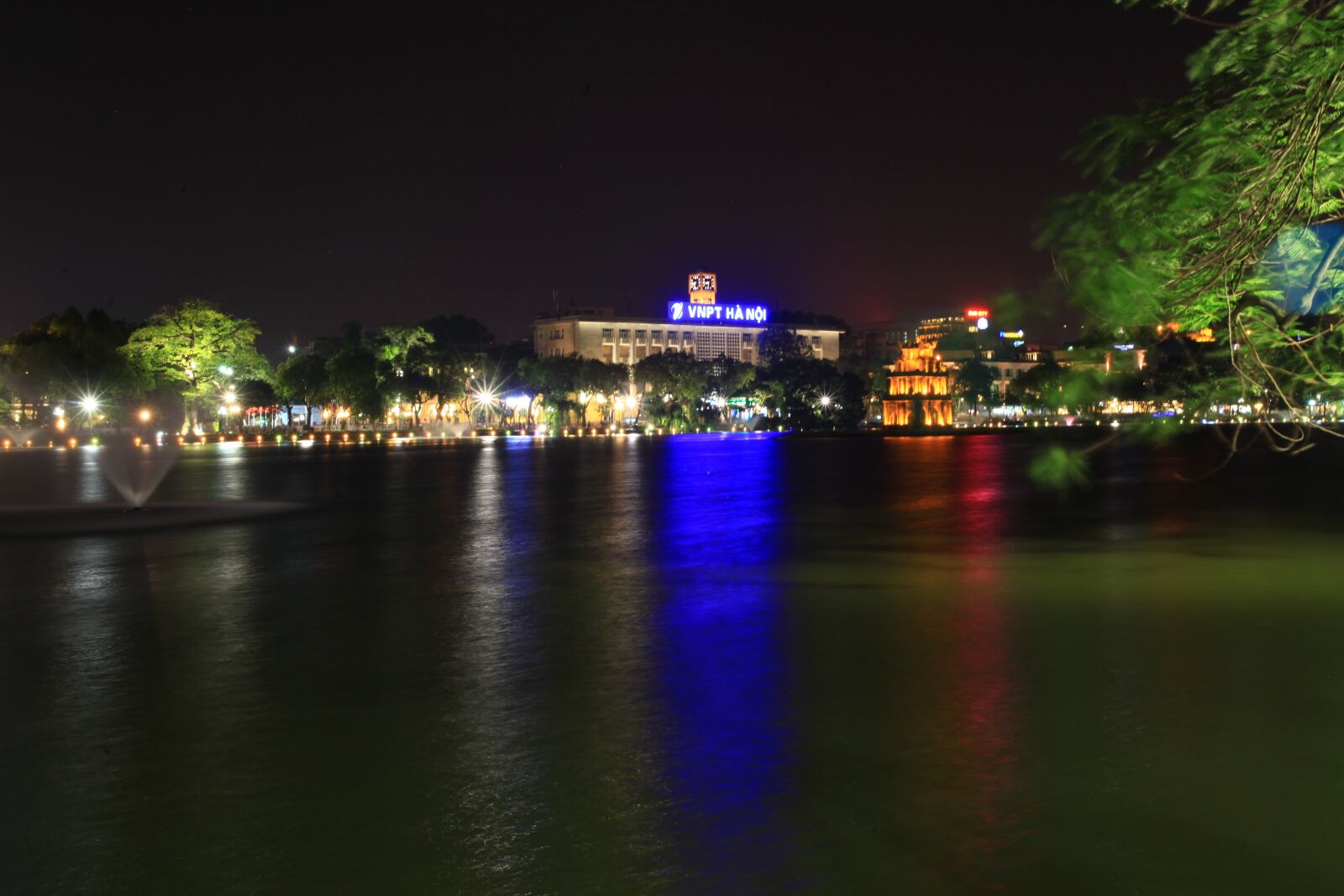 Canon EOS 5D Mark II sample photo. Hoguom, hanoi, vietnam photography