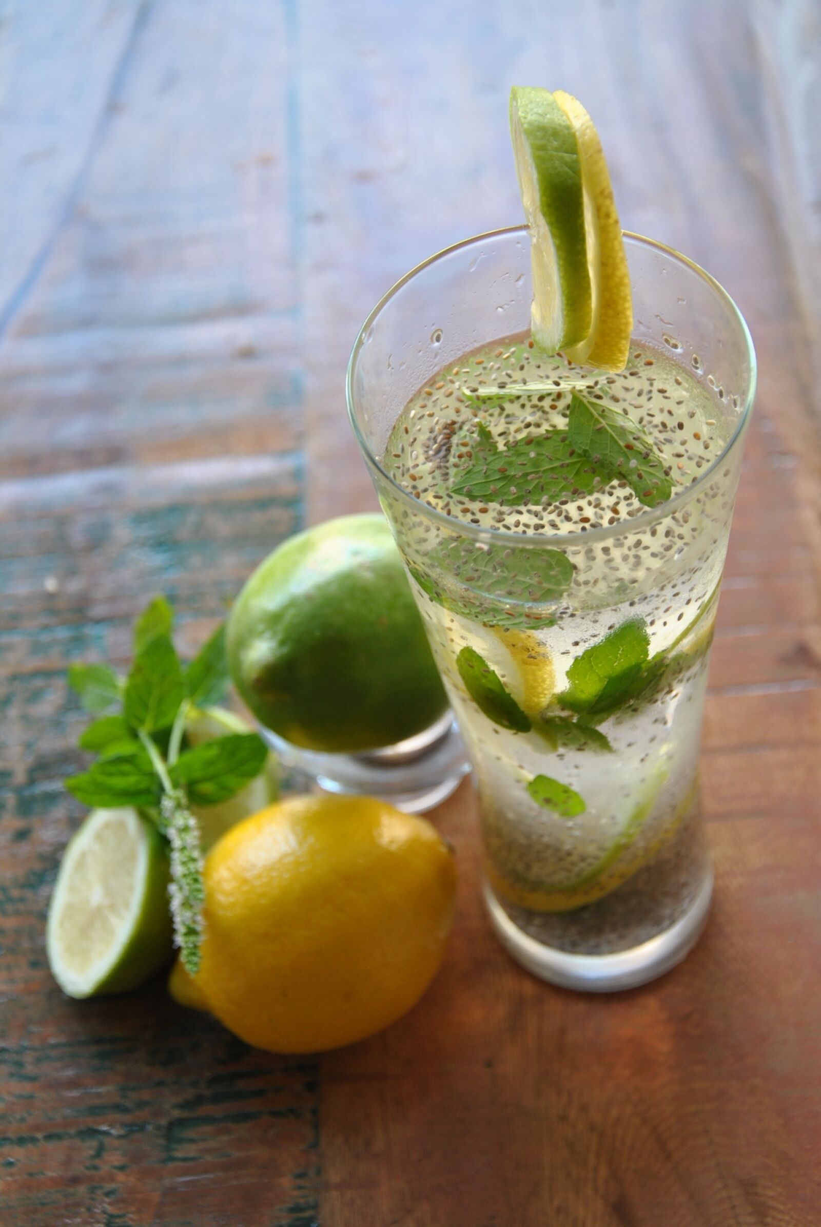 Nikon D3000 sample photo. Chia lemonade, lemonade chia photography