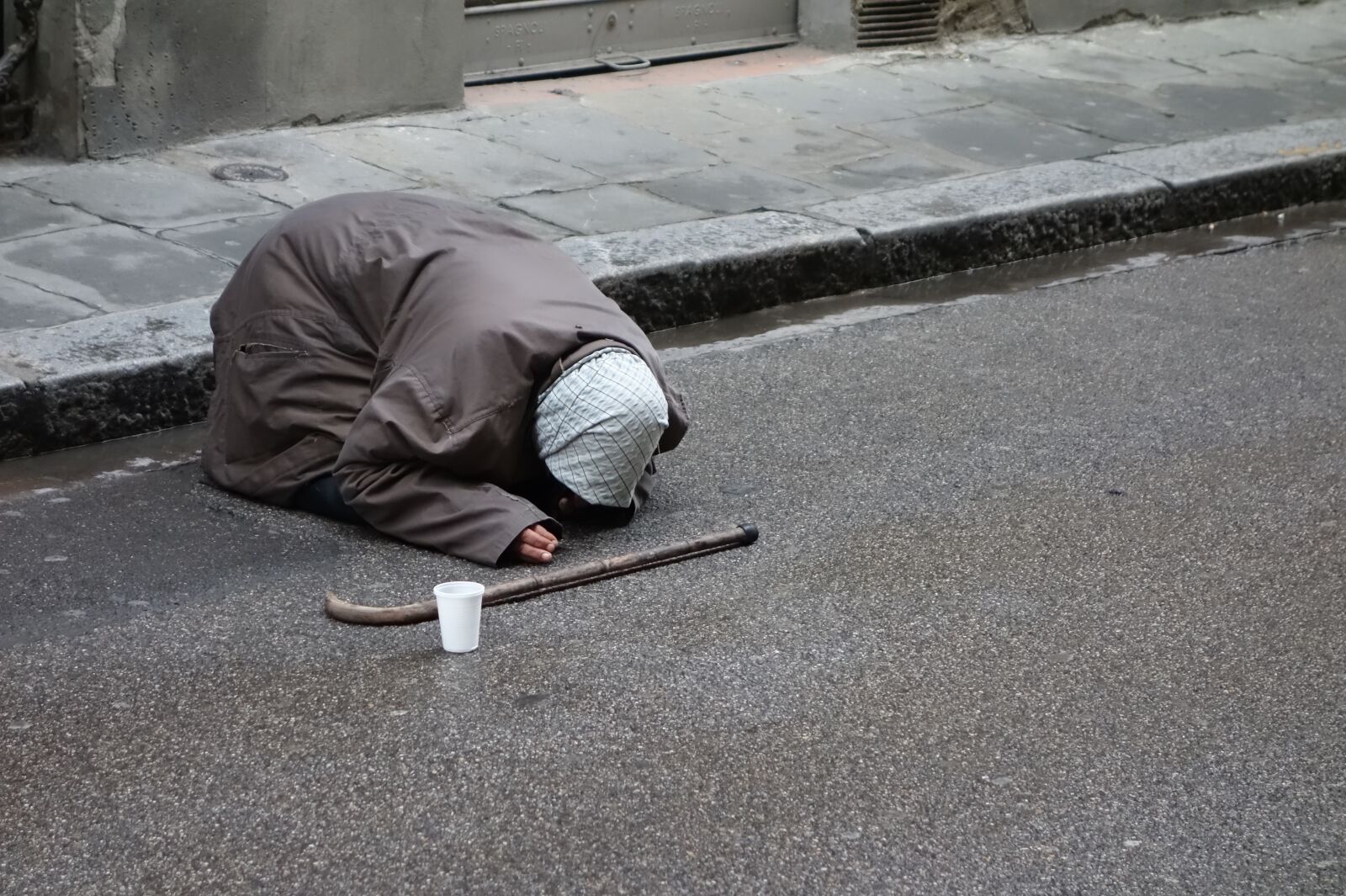 Sony Cyber-shot DSC-RX100 sample photo. Begging, homeless, beggar photography