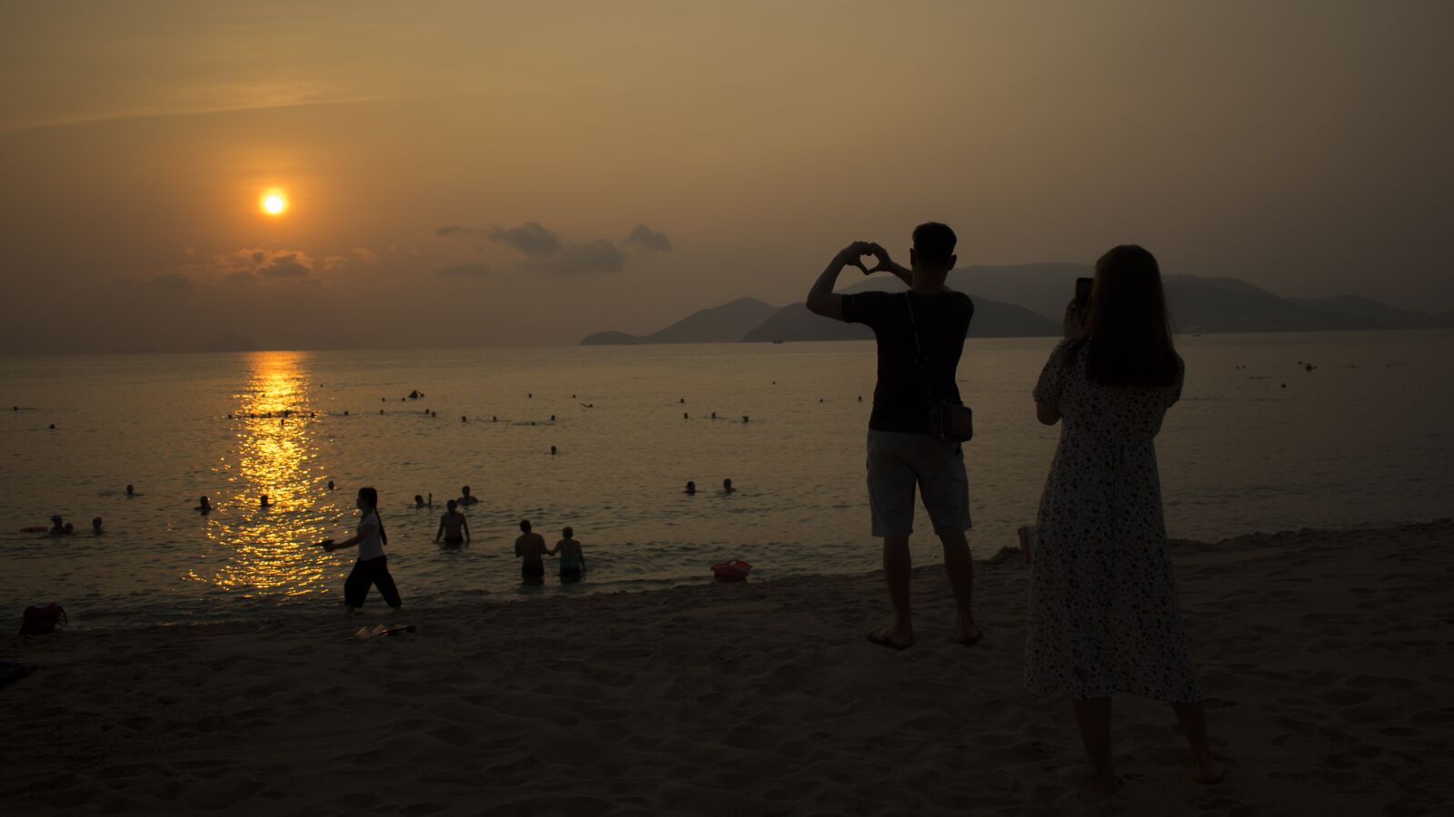 Nikon D7200 sample photo. Sunrise, beach, sea photography