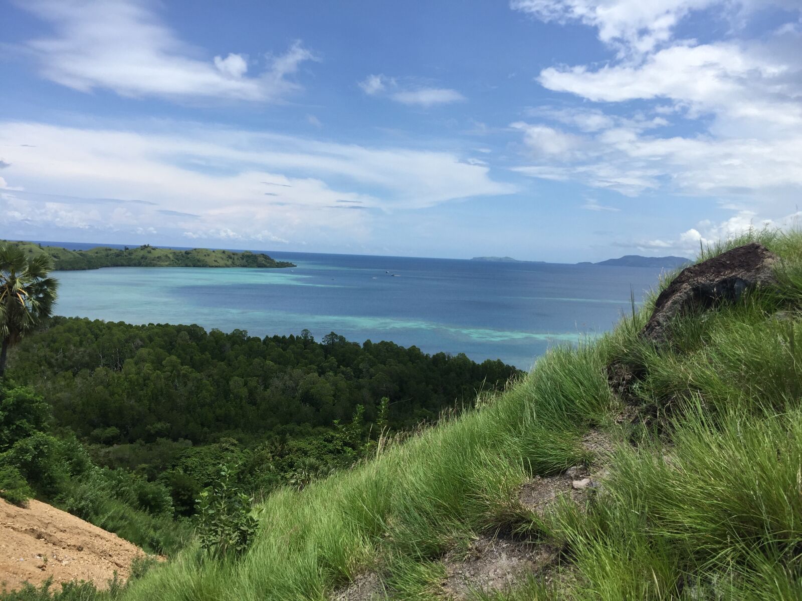iPhone 6 Plus back camera 4.15mm f/2.2 sample photo. Bukit, awan, pantai photography