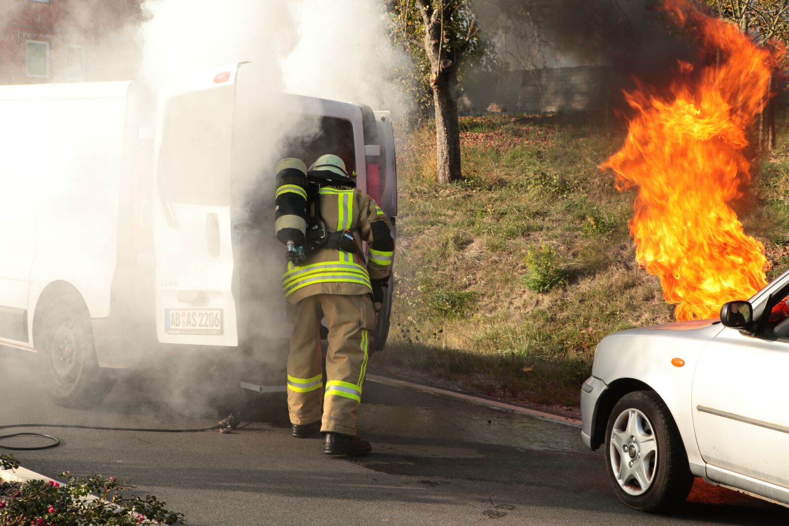 Canon EOS 5D Mark II sample photo. Fire, smoke, traffic accident photography