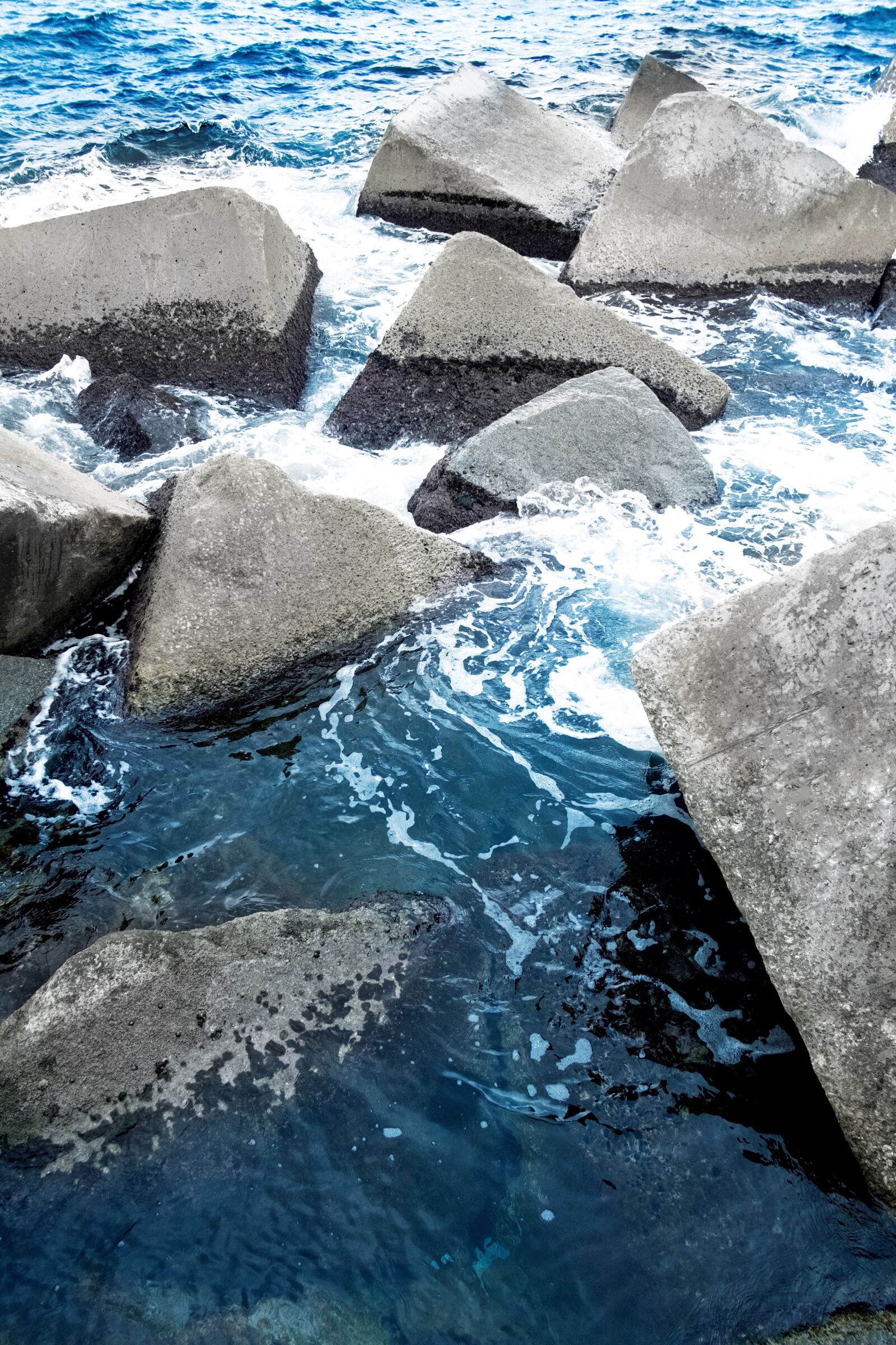 Fujifilm X-T1 sample photo. Stones, sea, water photography