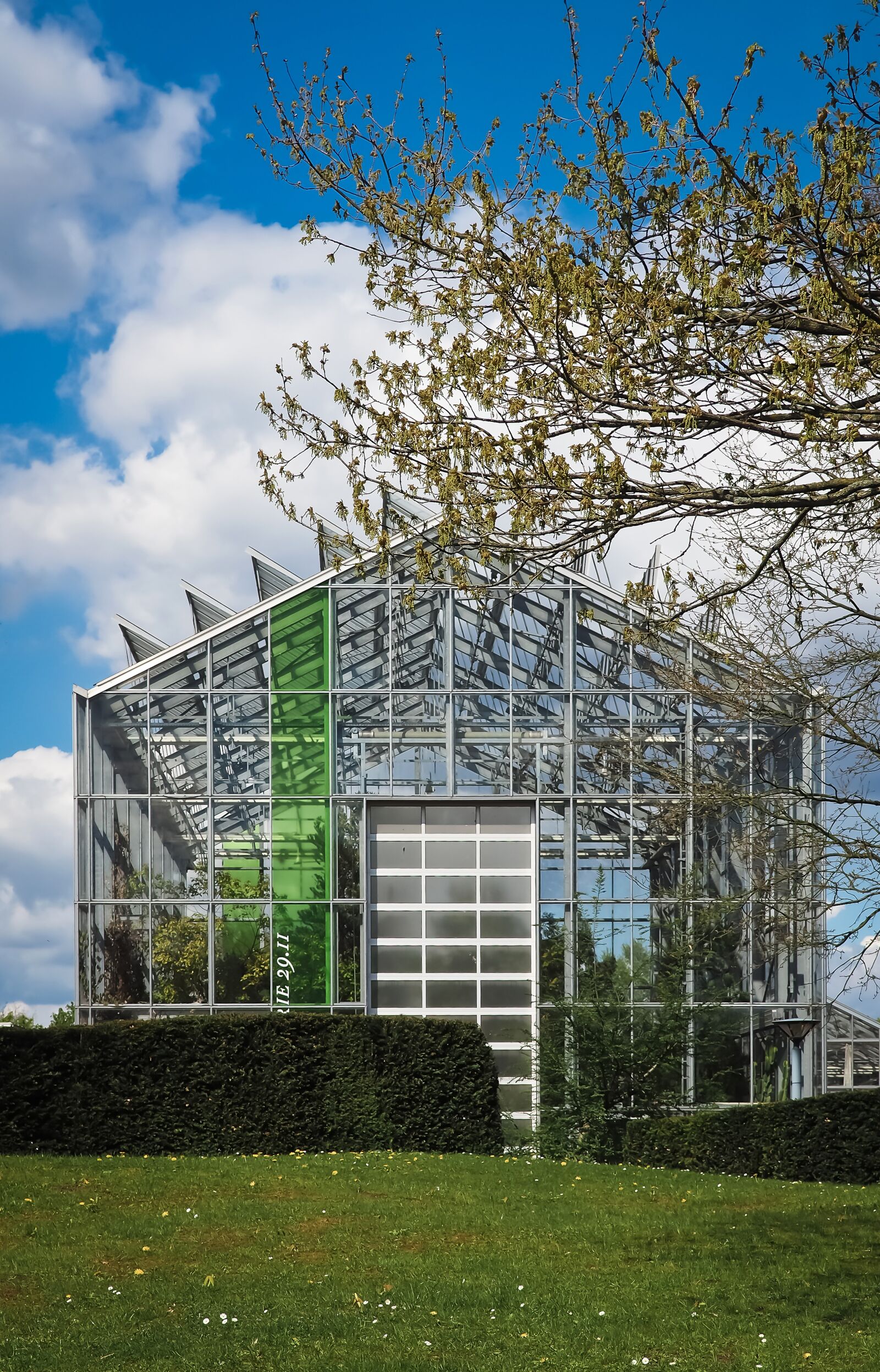 Olympus OM-D E-M10 sample photo. Architecture, greenhouse, facade photography