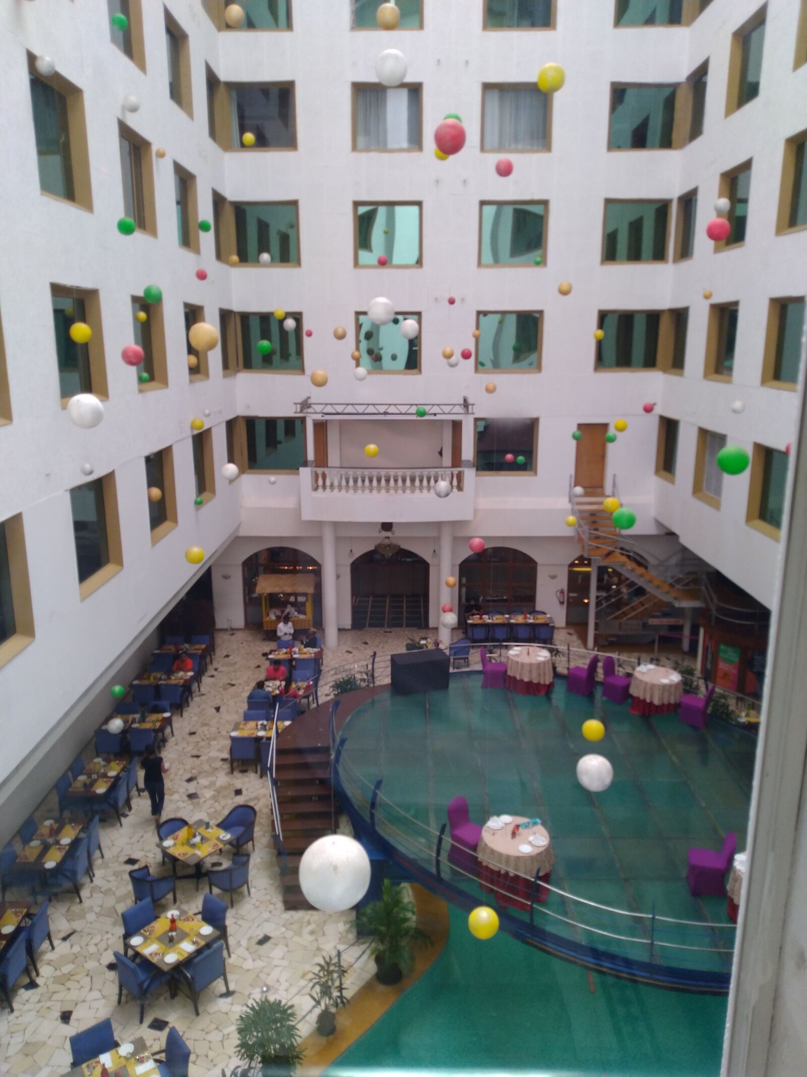 ASUS ZenFone Max Pro M1 (ZB602KL) (WW) / Max Pro M1 (ZB601KL) (IN) sample photo. Hotel, lockdown, mumbai photography