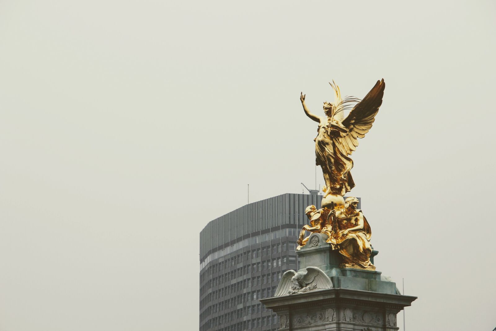 Canon EOS 60D sample photo. London, england, sculpture photography