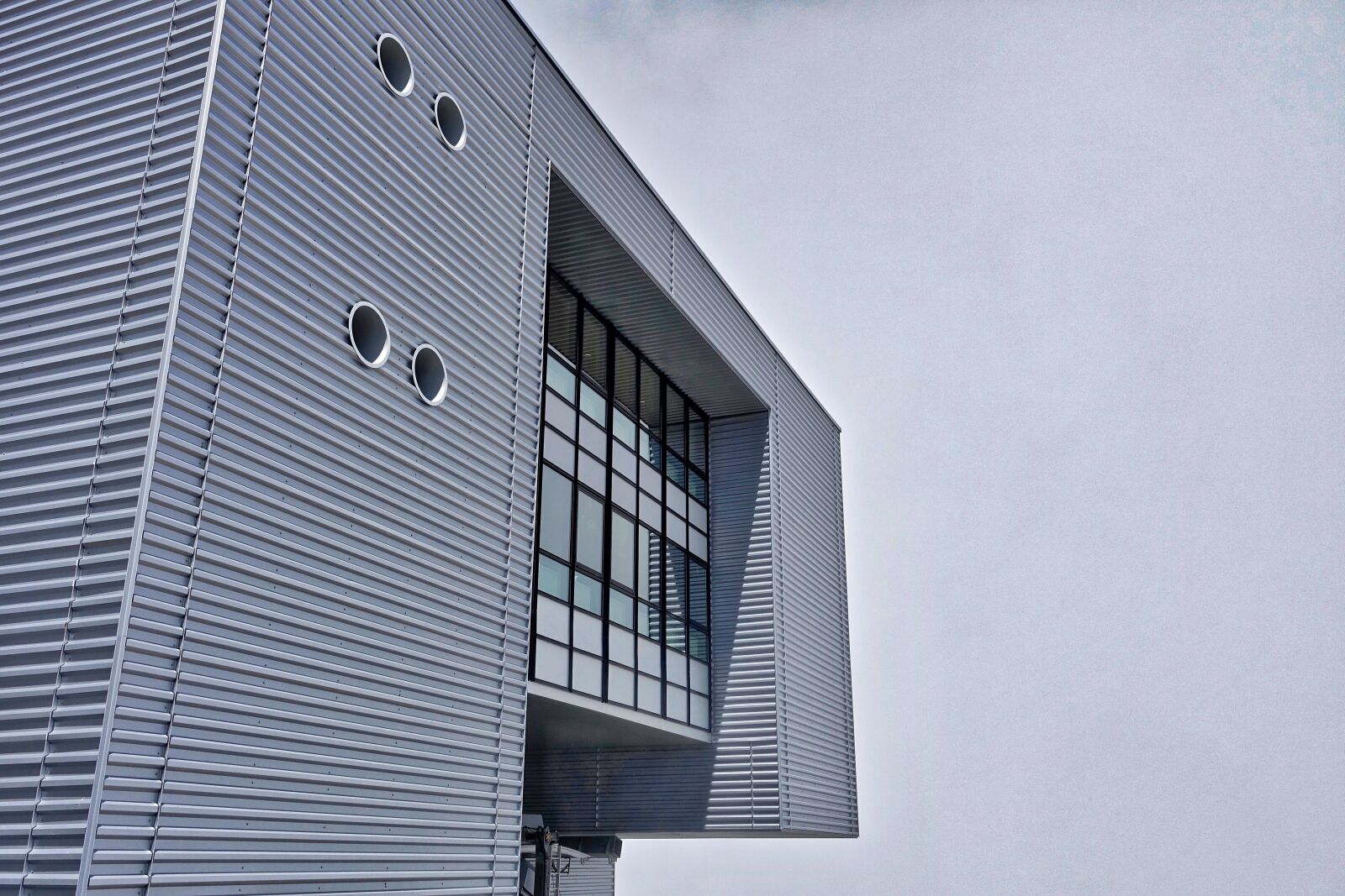 Sony Cyber-shot DSC-RX100 III sample photo. Architecture, modern, building photography