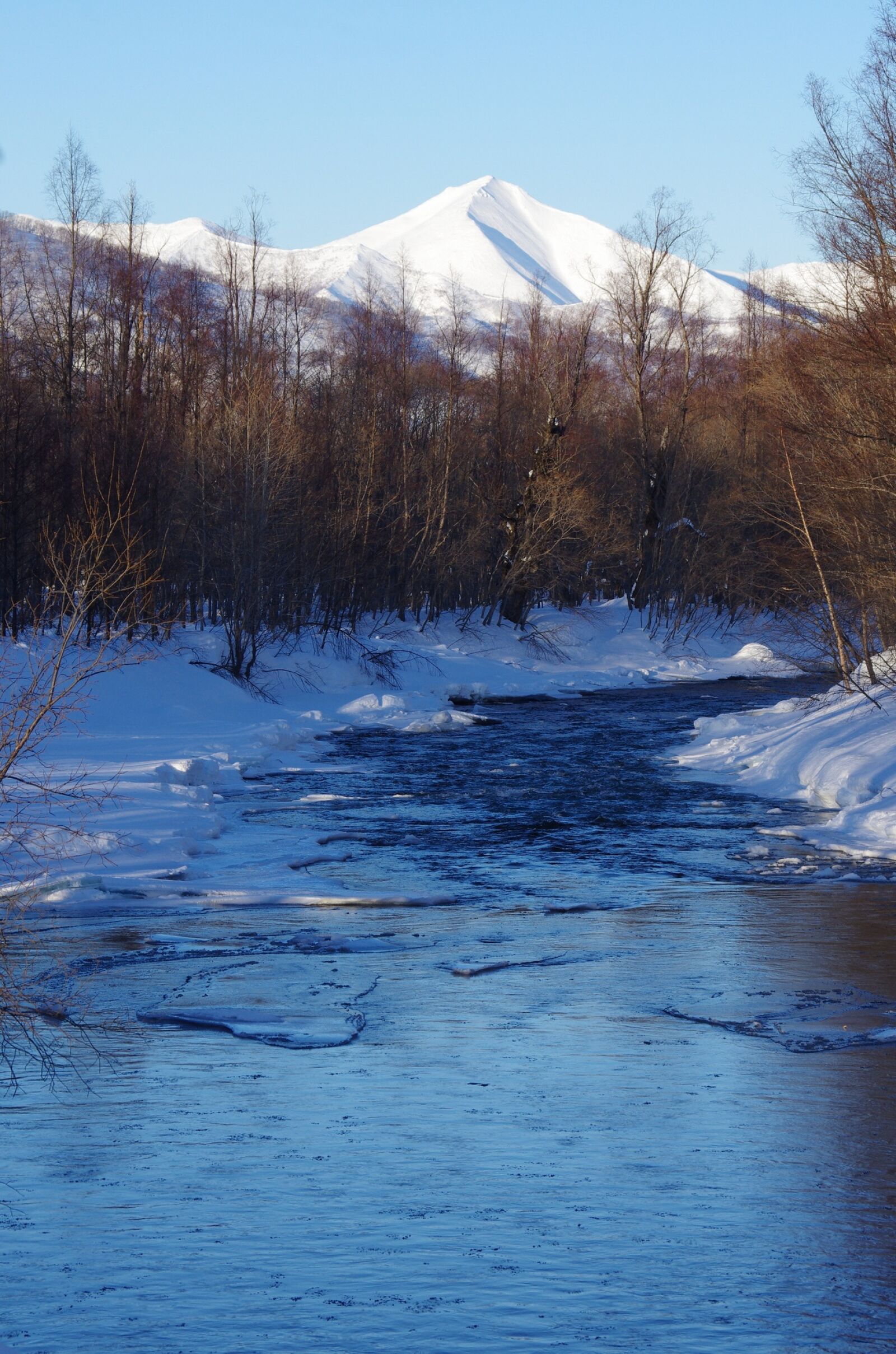 Pentax K-5 sample photo. Volcanoes, mountains, river photography