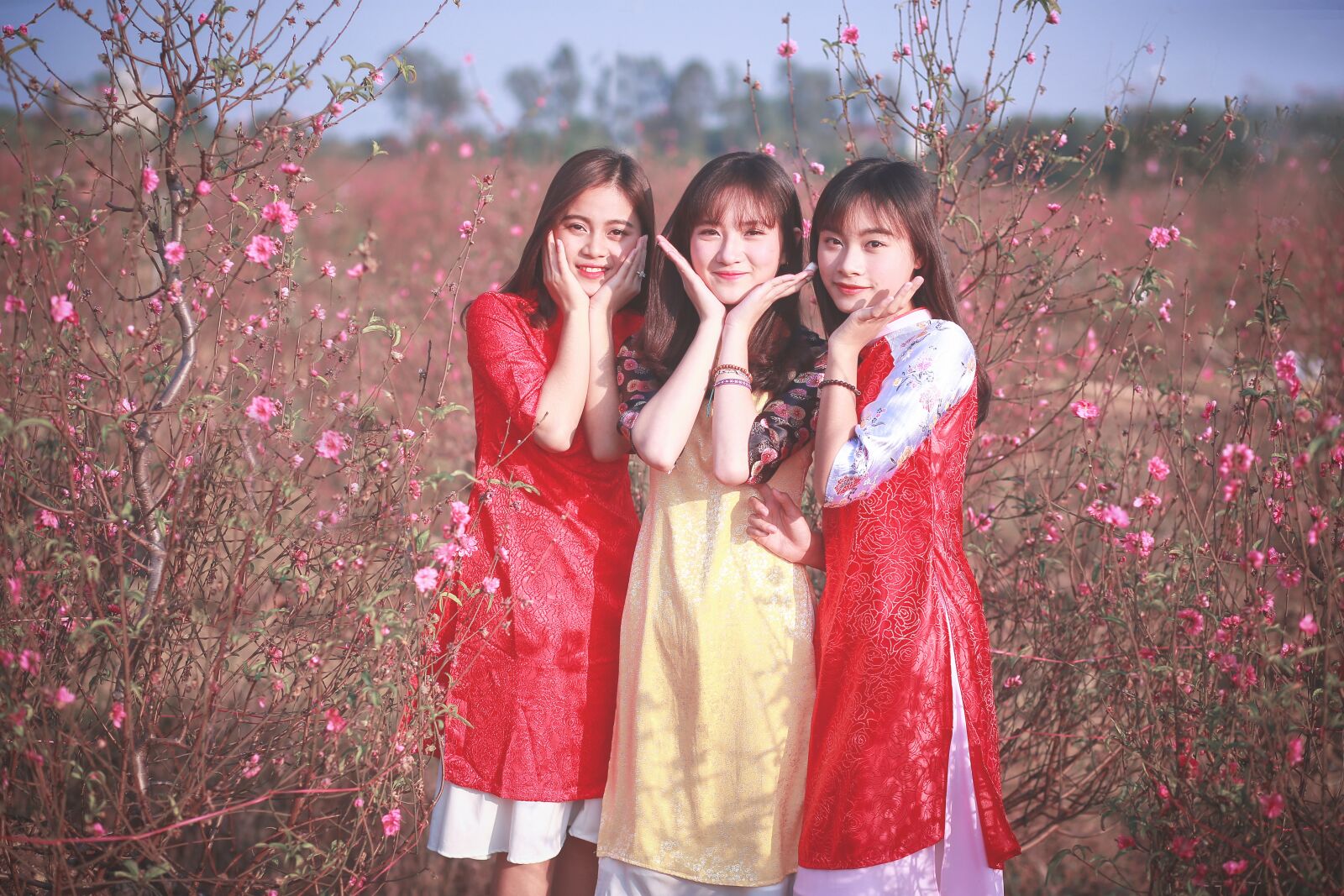 Canon EF 85mm F1.8 USM sample photo. Outdoors, nature, happiness photography