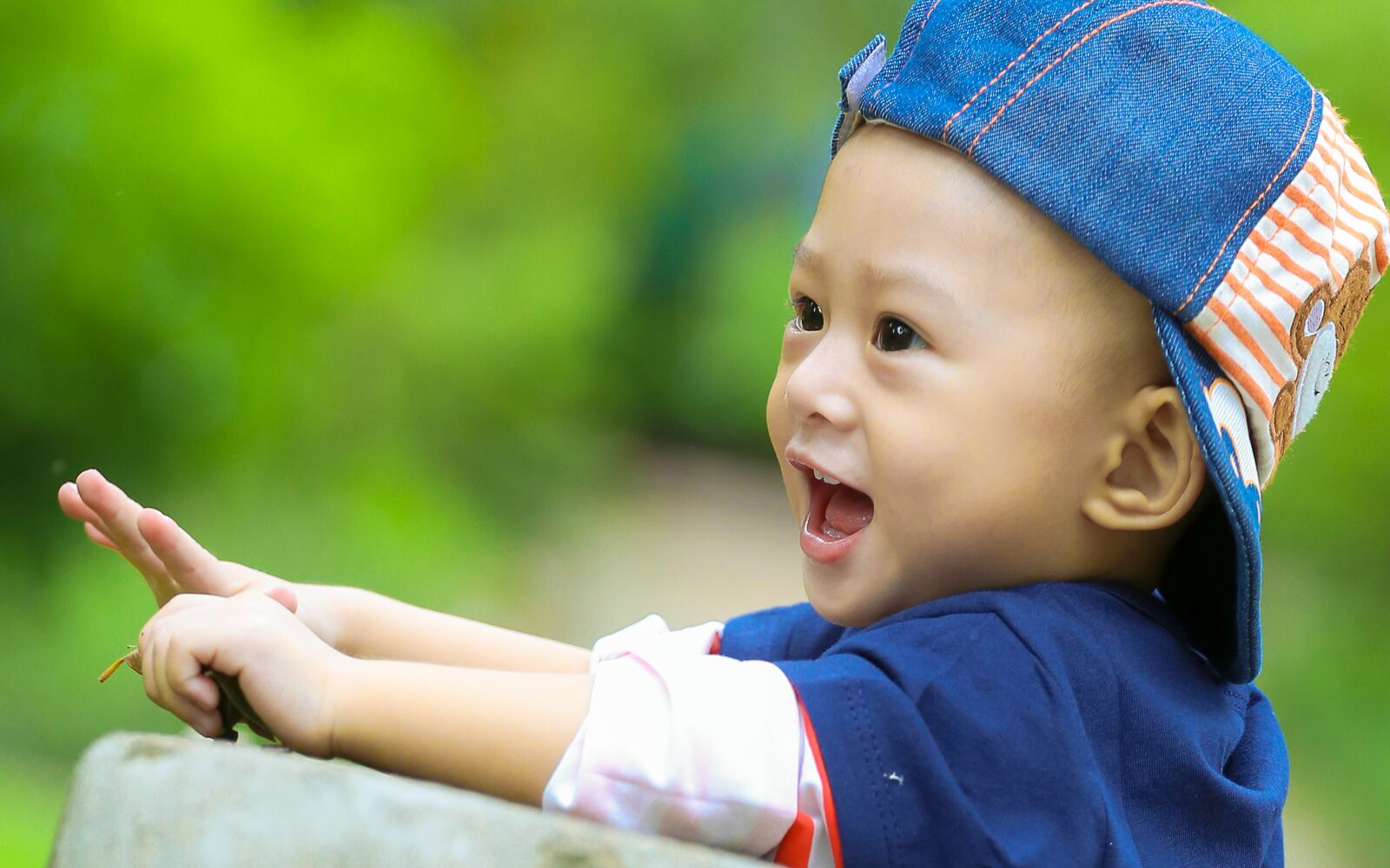 Canon EOS 6D + Canon EF 70-200mm F4L USM sample photo. Play, park, kid photography