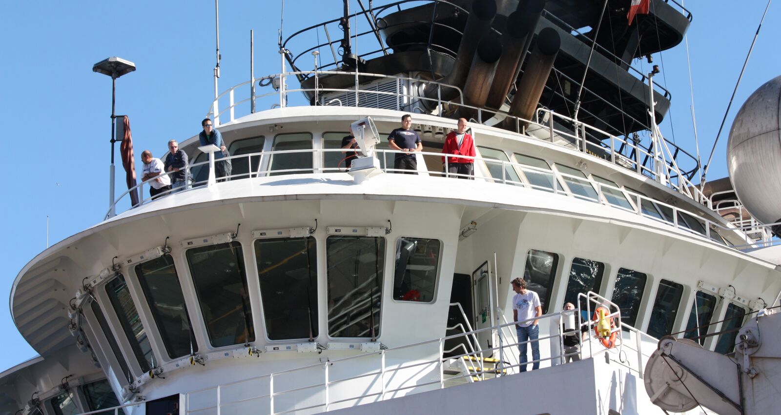 Canon EOS 450D (EOS Rebel XSi / EOS Kiss X2) sample photo. Cruise ship, passengers, deck photography