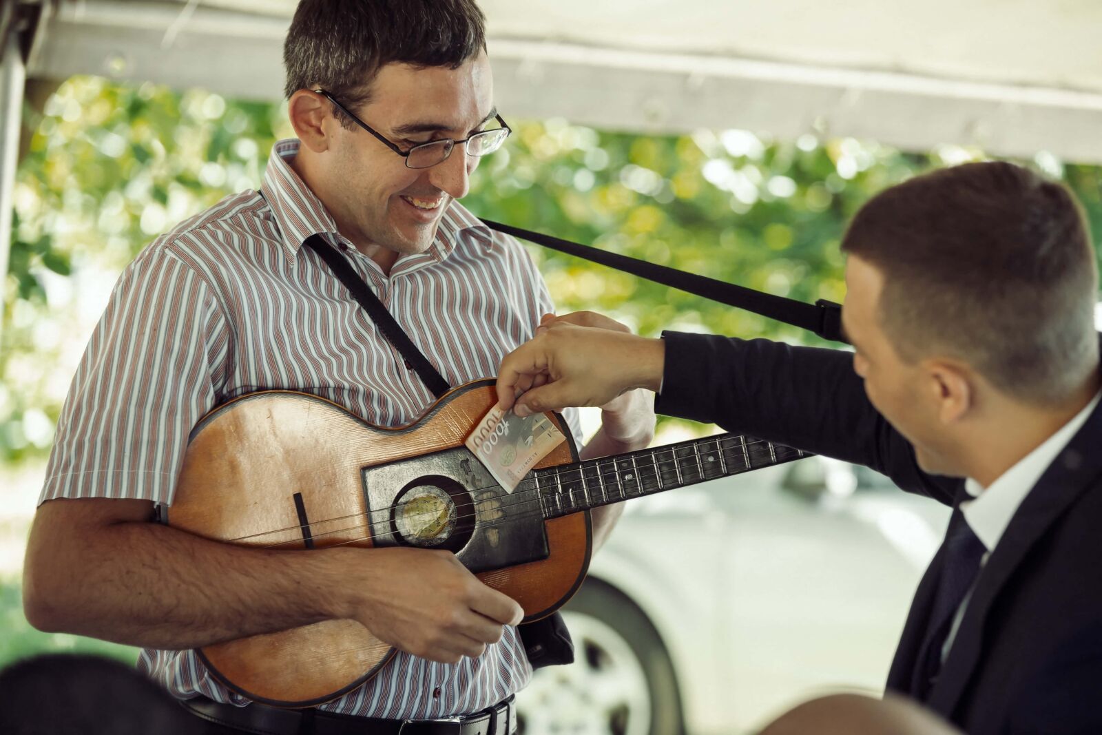 Canon EOS 6D sample photo. Guitarist, guitar, money, celebration photography