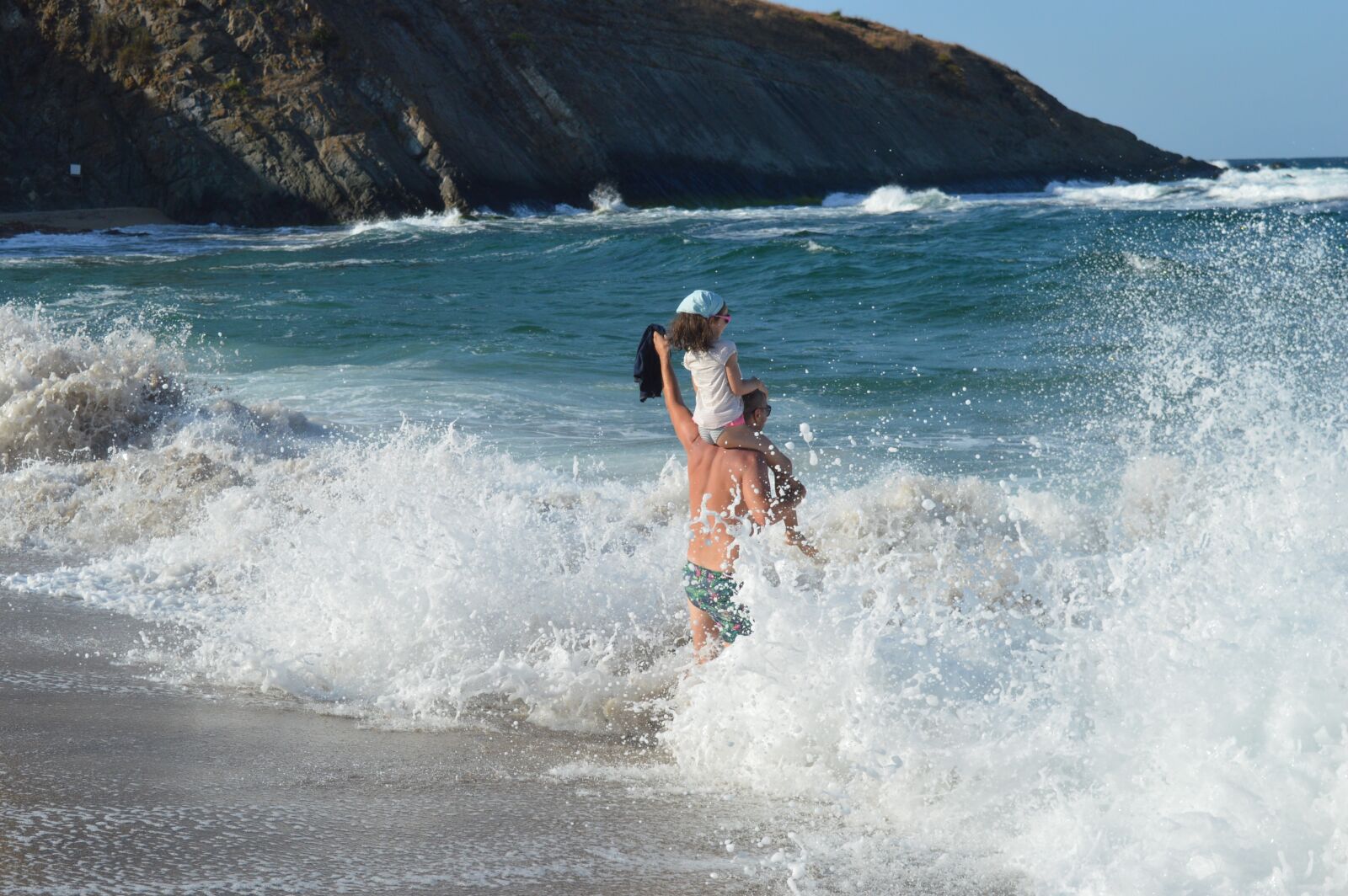 Nikon D3200 sample photo. Sea, kid, father photography