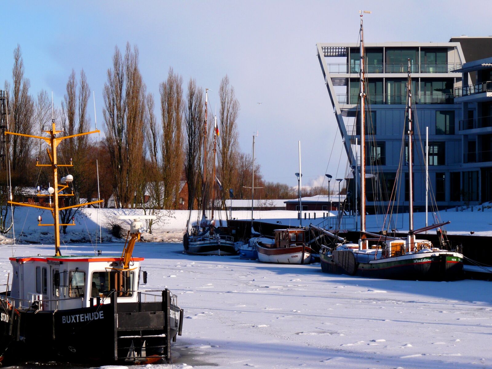 Panasonic Lumix DMC-FZ28 sample photo. Stade, hanseatic city, winter photography