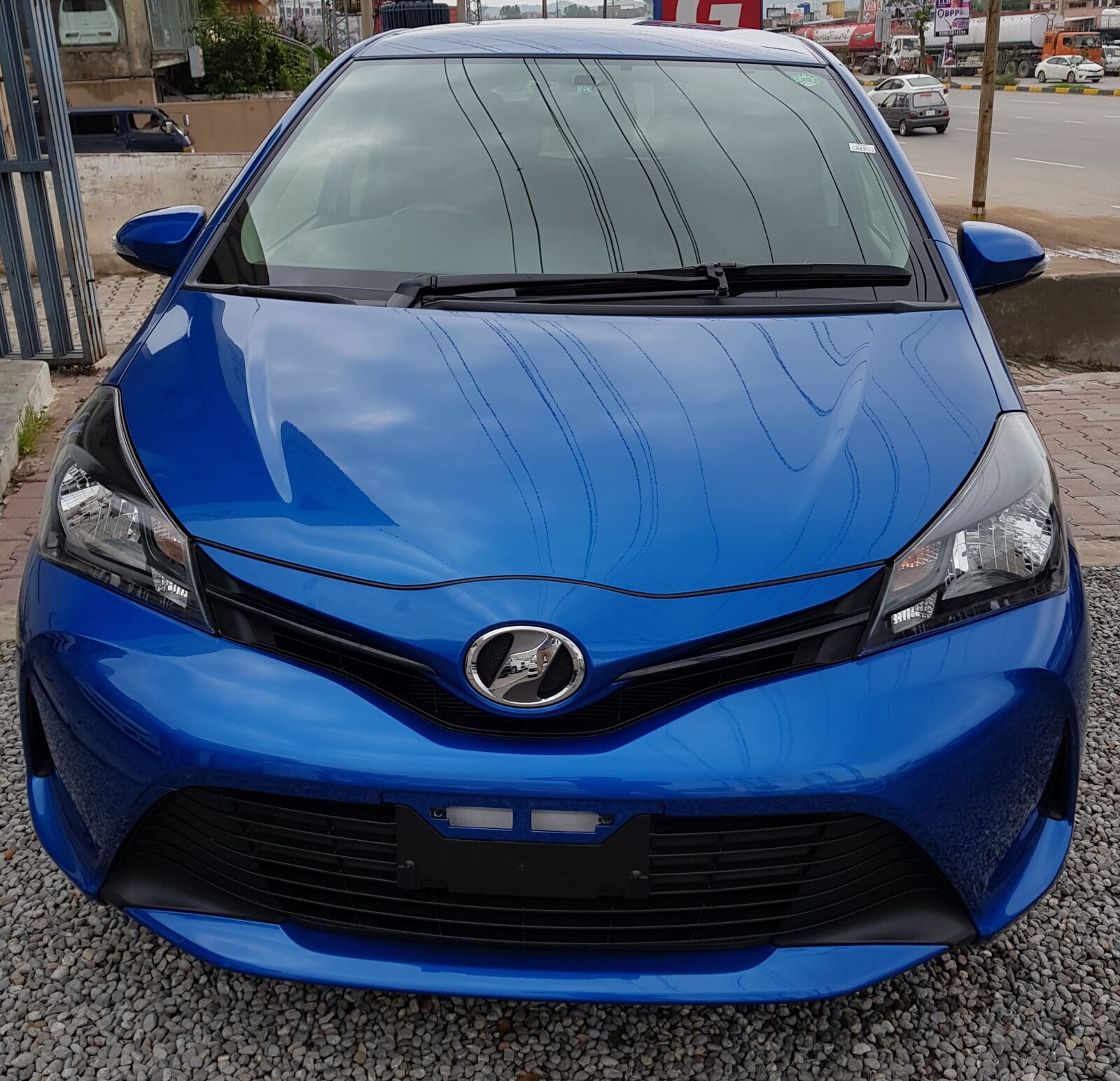 Samsung Galaxy S8 sample photo. Blue, car, toyota photography