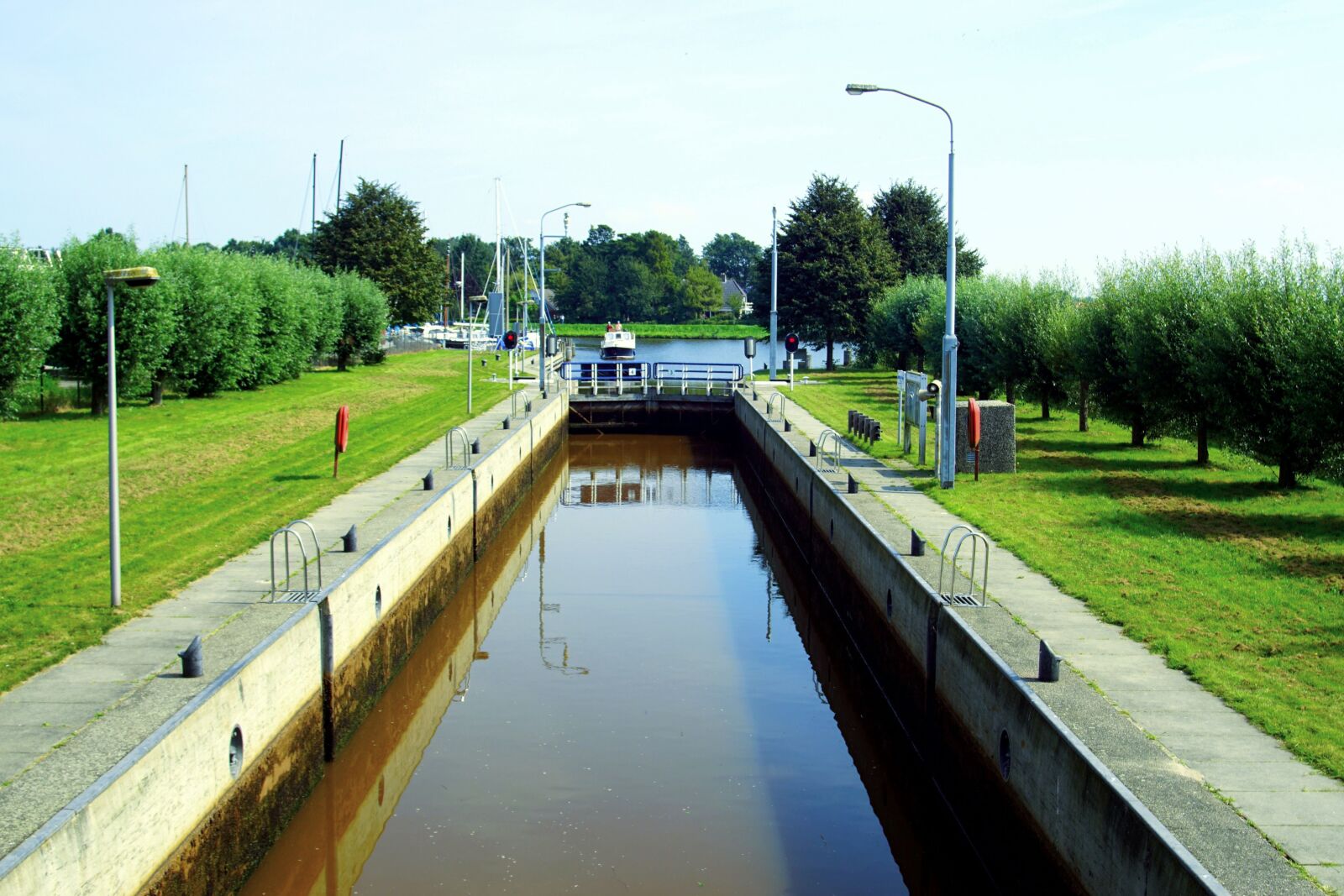 Sony SLT-A68 sample photo. Sluis, water, boat photography