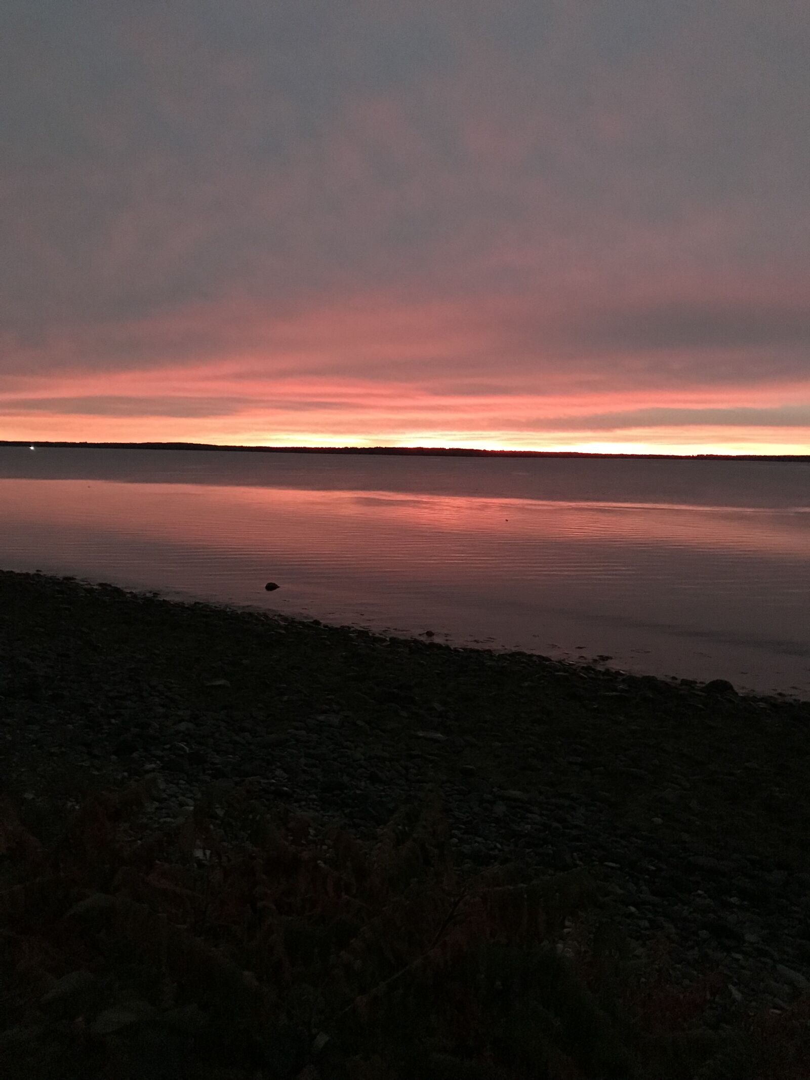 iPhone 7 back camera 3.99mm f/1.8 sample photo. Maine, sunrise, camden photography