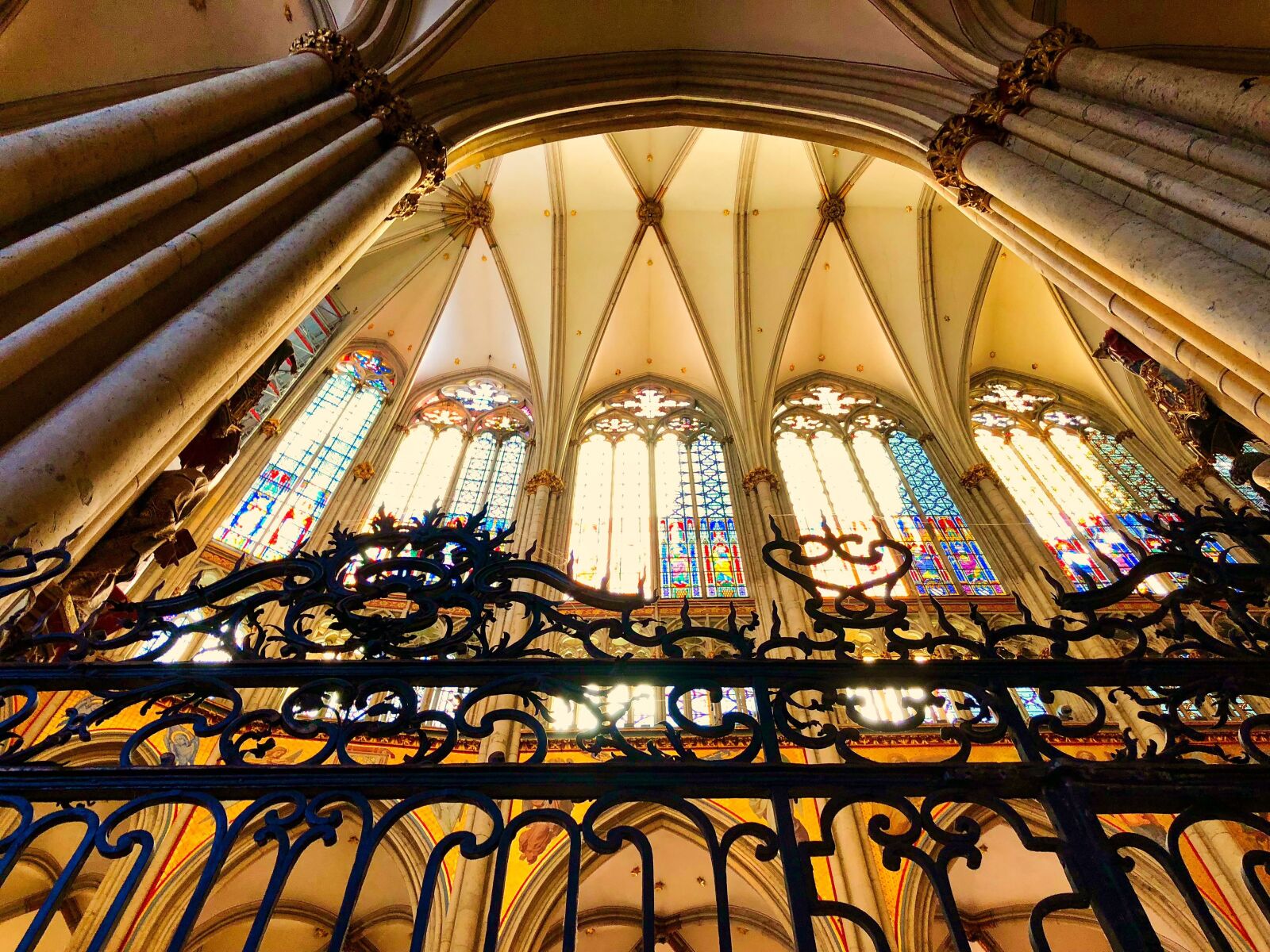 iPhone X back dual camera 4mm f/1.8 sample photo. Cologne, dom, church photography