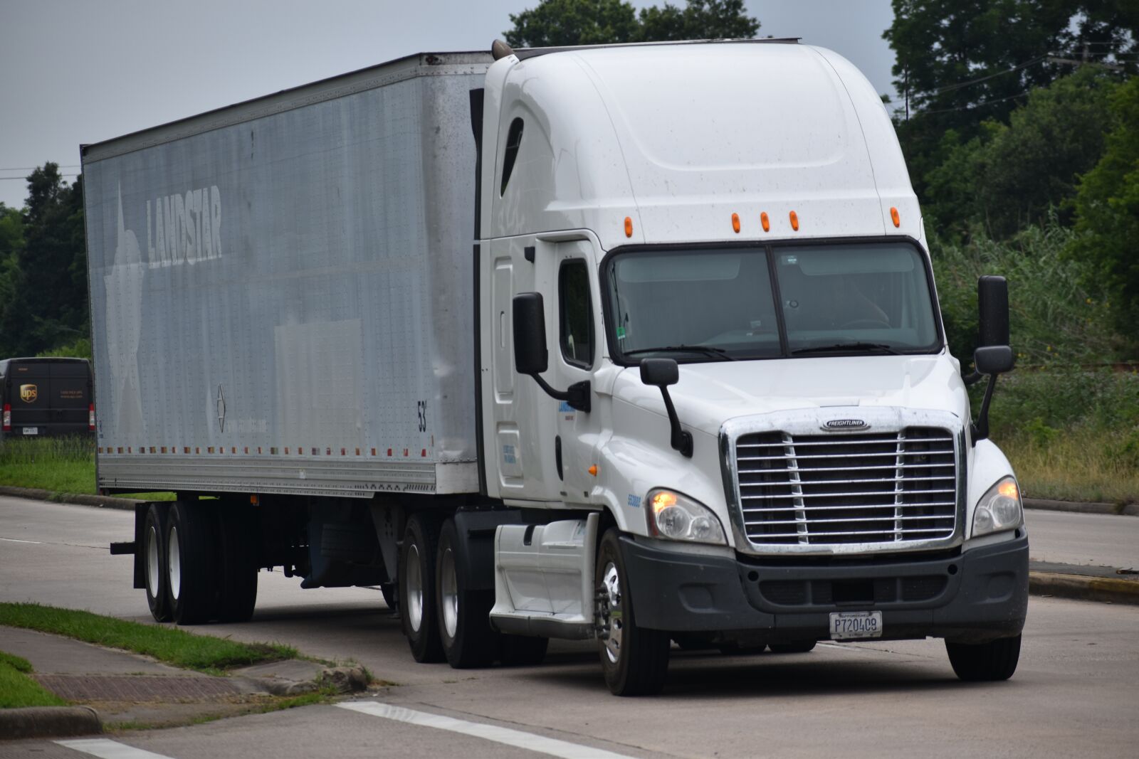 Nikon D3500 sample photo. Truck, 18 wheeler, rig photography