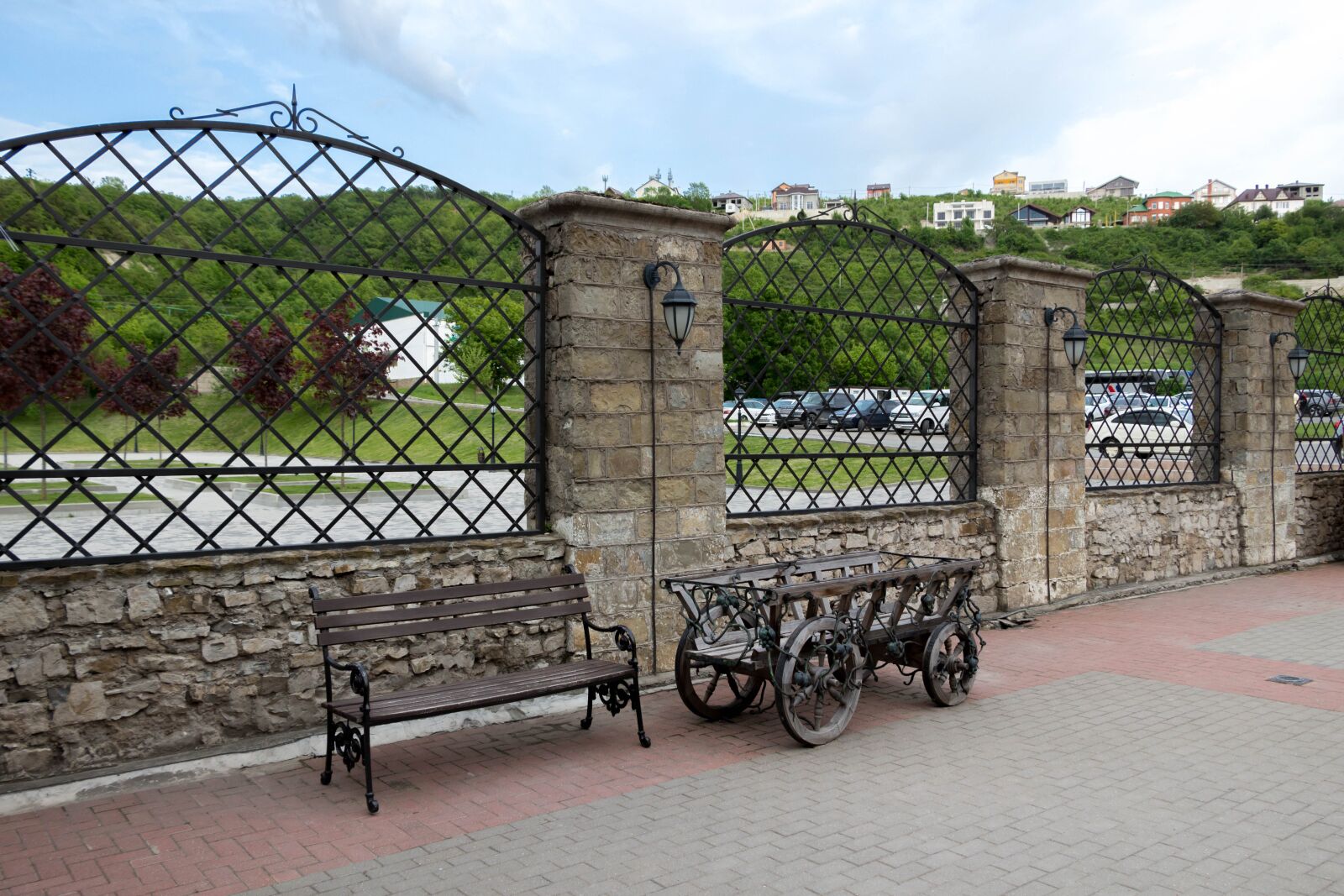 Canon EOS 100D (EOS Rebel SL1 / EOS Kiss X7) sample photo. Abrau durso, bench, cart photography
