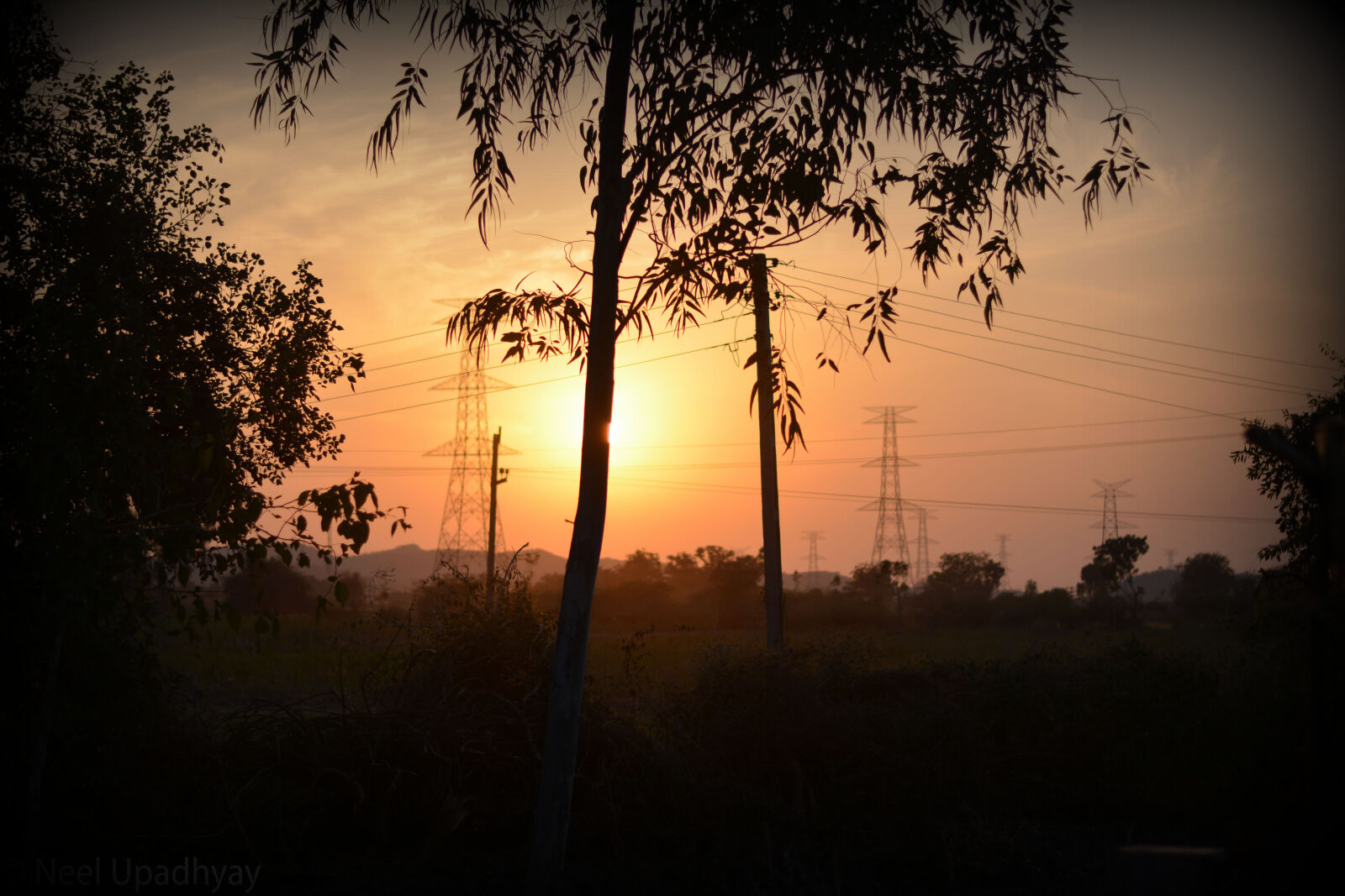 Nikon D5200 + Nikon AF-S Nikkor 50mm F1.8G sample photo. Sunset, village photography