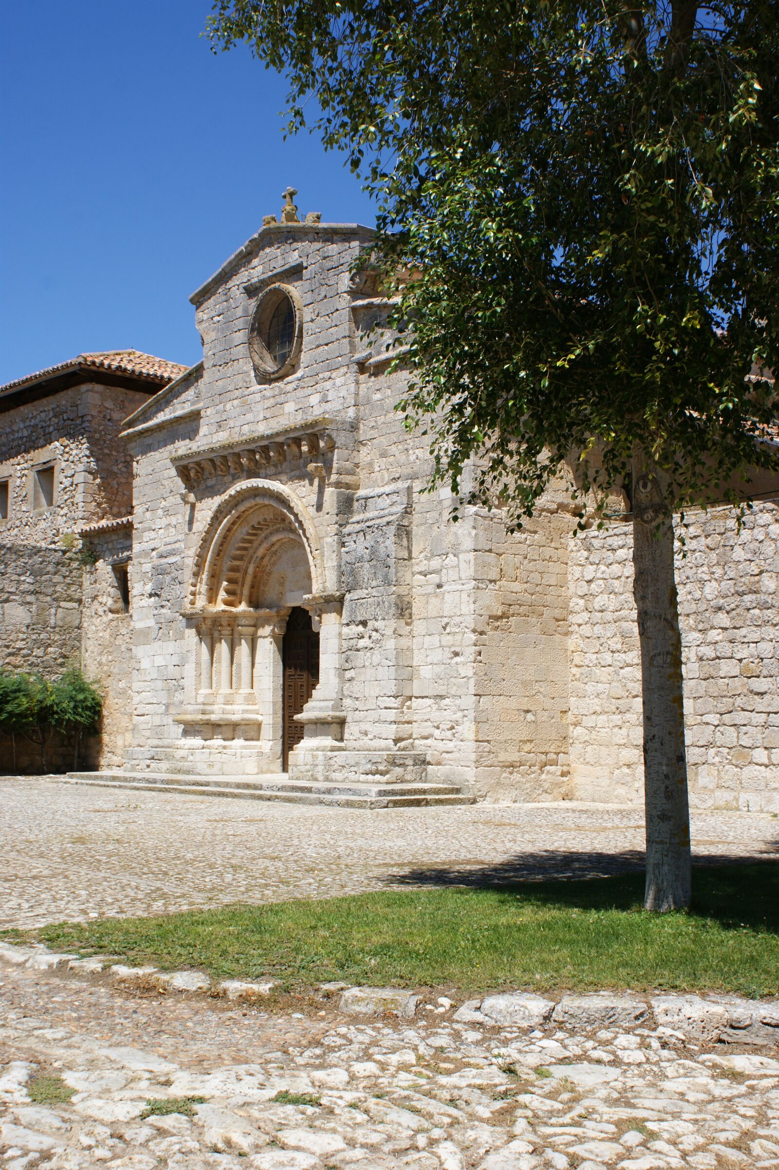 Sony Alpha DSLR-A350 sample photo. Wamba, valladolid, architecture photography