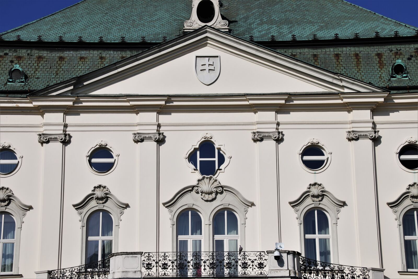 Canon EOS 80D sample photo. Facade, the palace, the photography