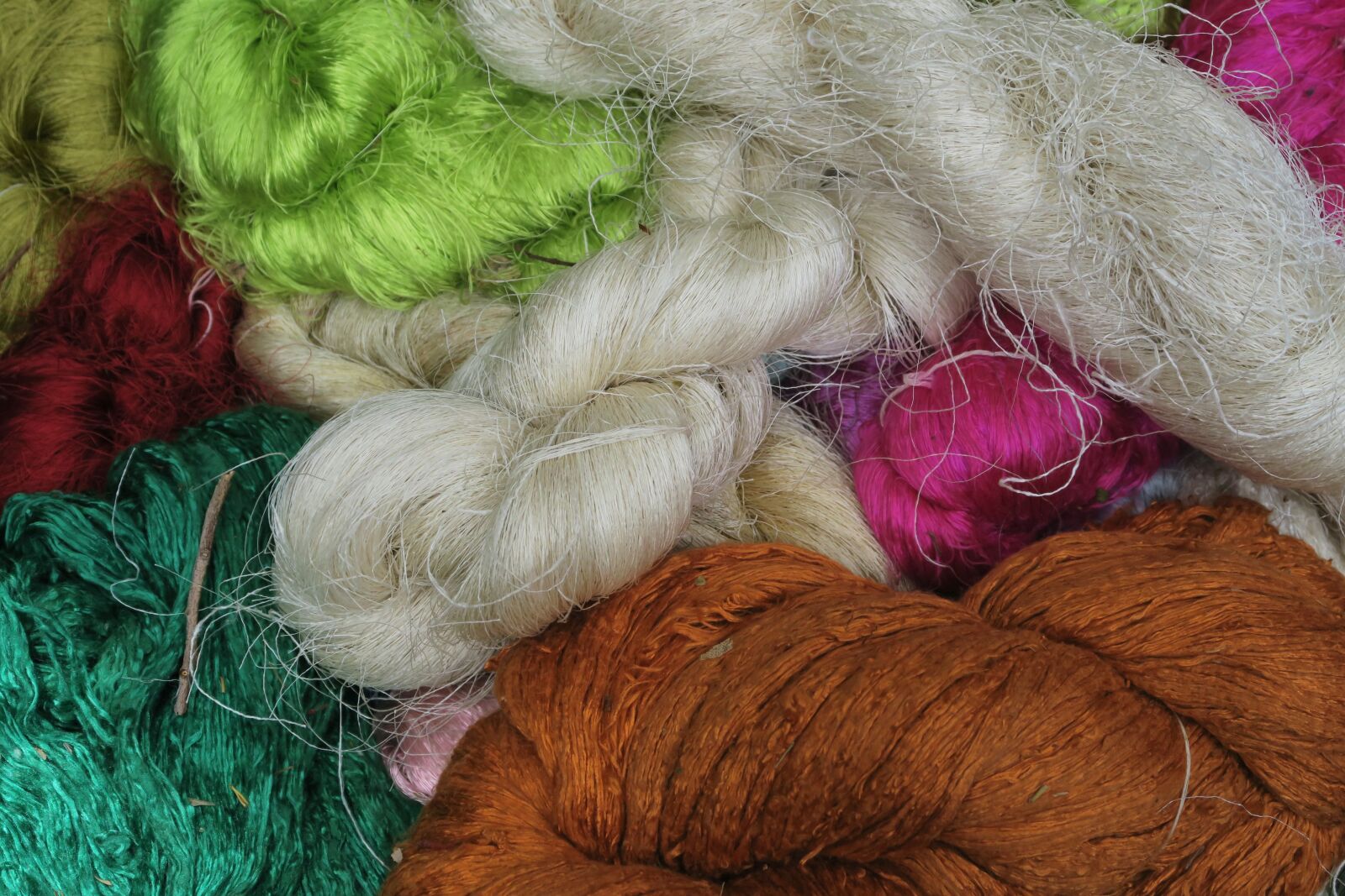 Canon PowerShot G7 X sample photo. Silk thread, making silk photography