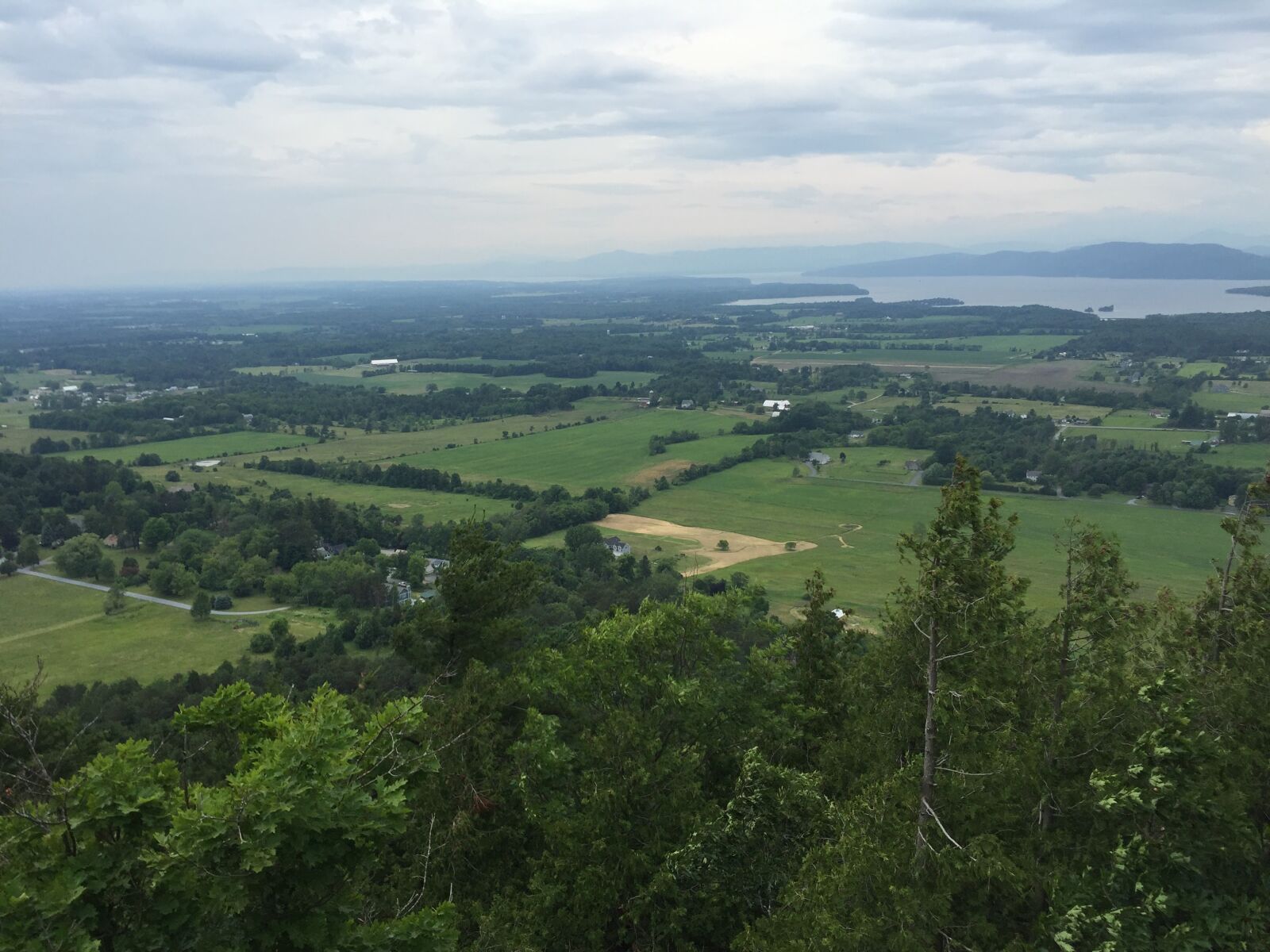 iPhone 6 back camera 4.15mm f/2.2 sample photo. Hiking, scenery, mountain photography