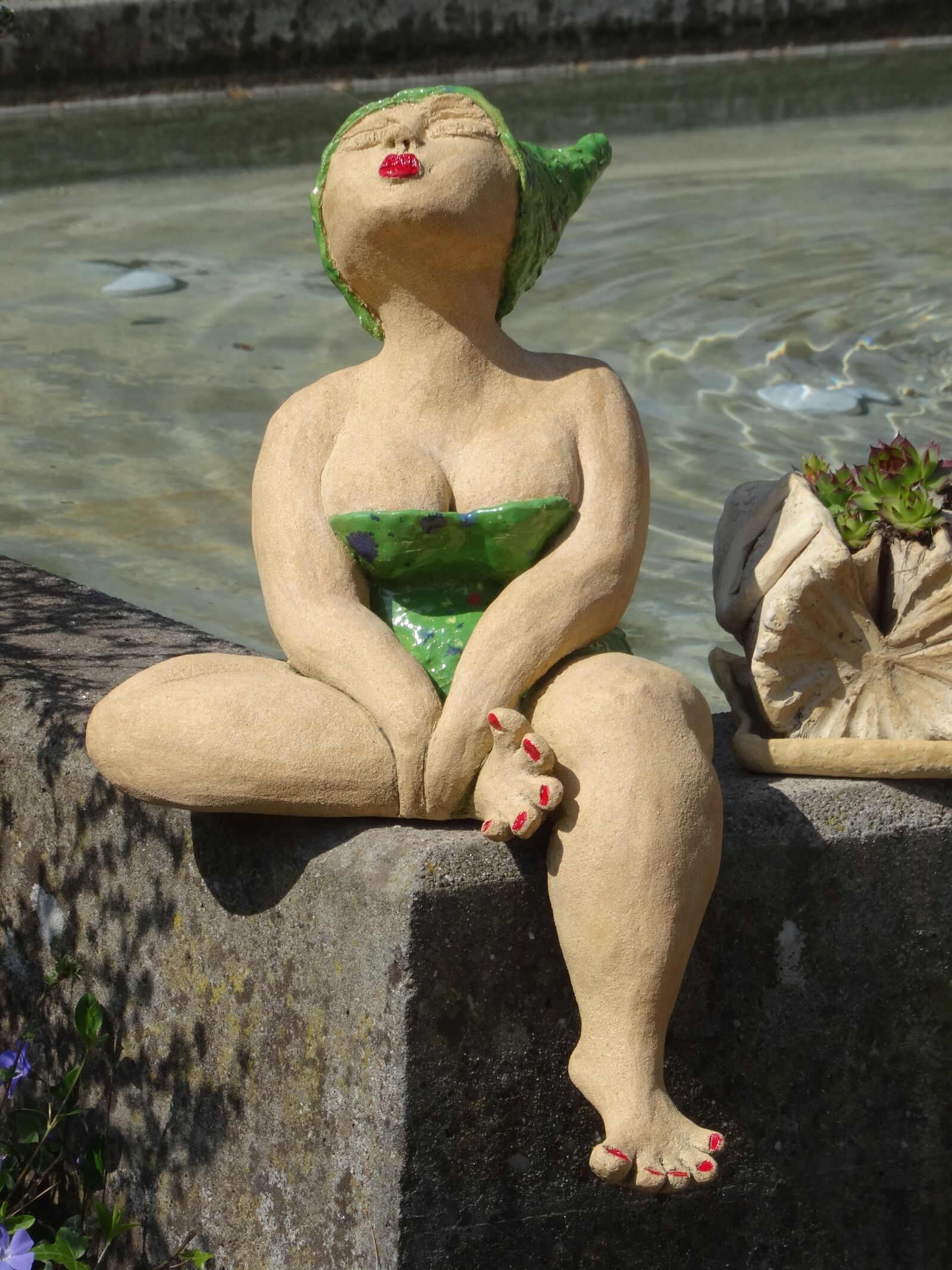 Sony Cyber-shot DSC-HX50V sample photo. Art, sculpture, woman photography